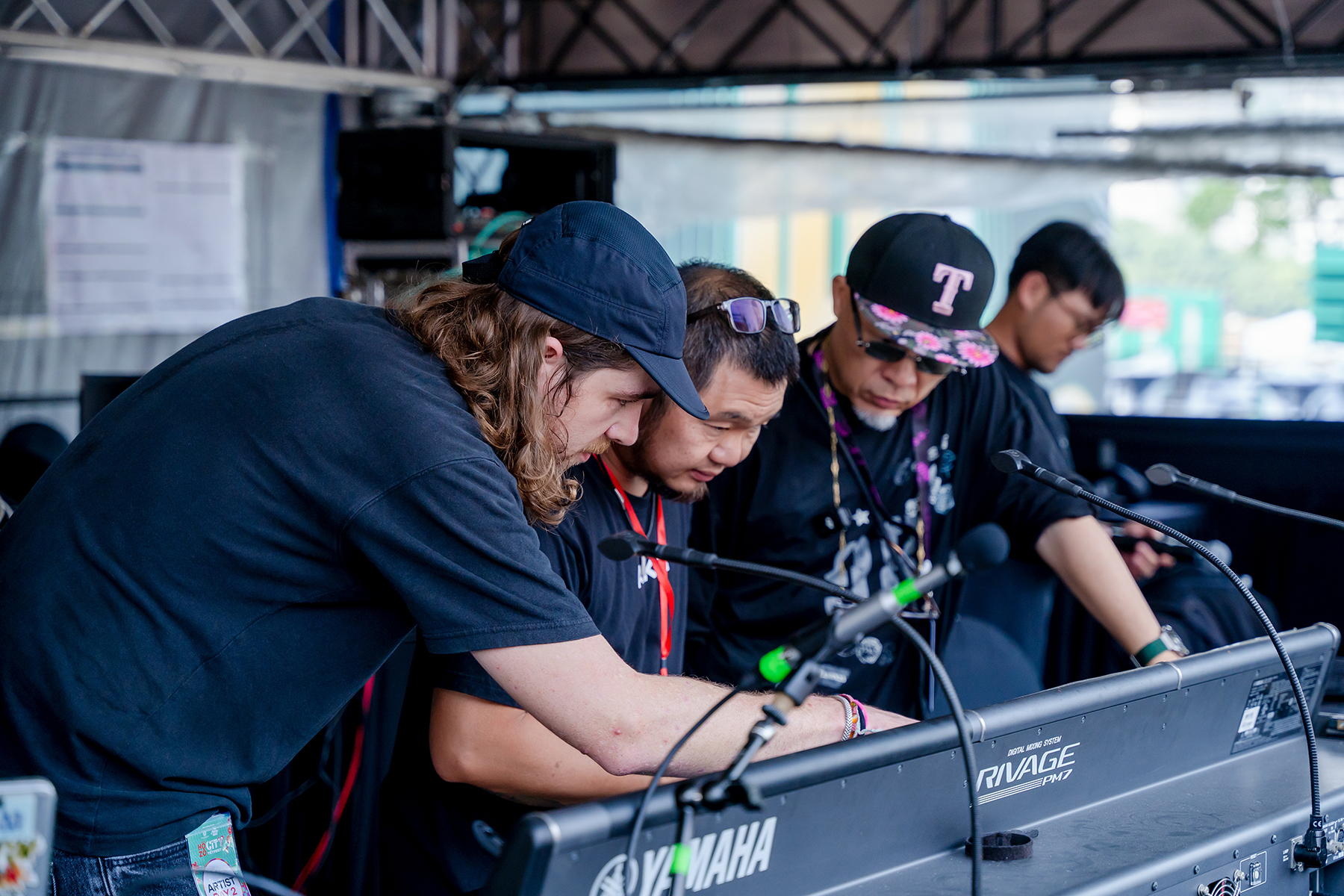 Nhạc sĩ Huy Tuấn v&agrave; h&agrave;nh tr&igrave;nh &acirc;m nhạc: Ki&ecirc;n tr&igrave; l&agrave; ch&igrave;a kh&oacute;a th&agrave;nh c&ocirc;ng - Ảnh 7.