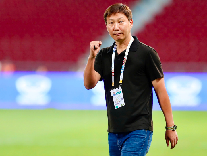 HLV Kim Sang-sik: &lsquo;Tuy t&ocirc;i mang d&ograve;ng m&aacute;u H&agrave;n Quốc nhưng Việt Nam sẽ đ&aacute; s&ograve;ng phẳng với đội b&oacute;ng qu&ecirc; hương t&ocirc;i&rsquo; - Ảnh 2.
