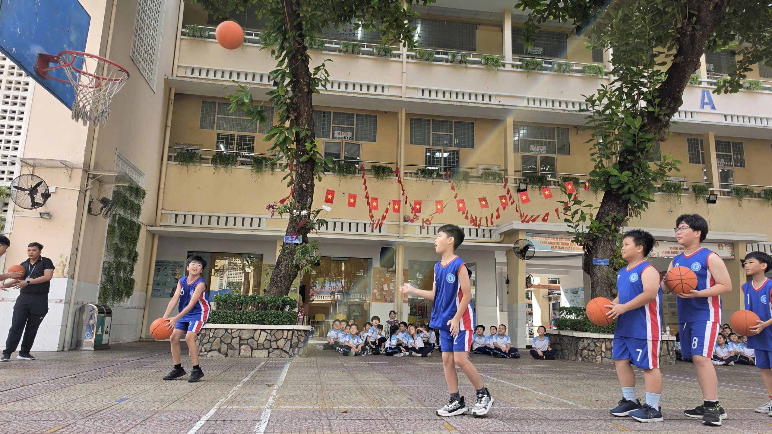 Nhịp sống thể thao trong những trường tiểu học tại TP.HCM - Ảnh 4.