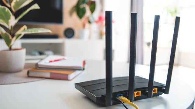 Những l&yacute; do khiến Wi-Fi yếu trong ph&ograve;ng ngủ - Ảnh 1.