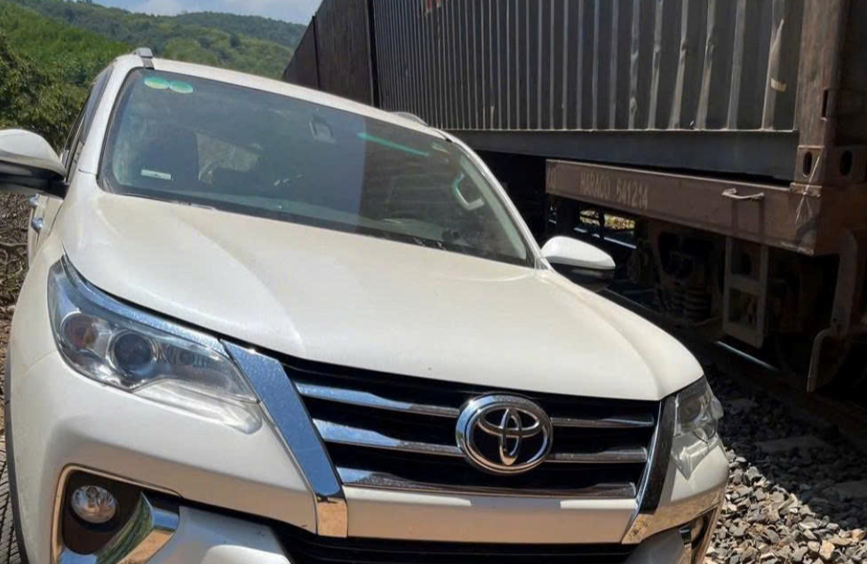 Tai nạn đường sắt nghiêm trọng tại Lâm Đồng khiến 3 người nhập viện- Ảnh 2.