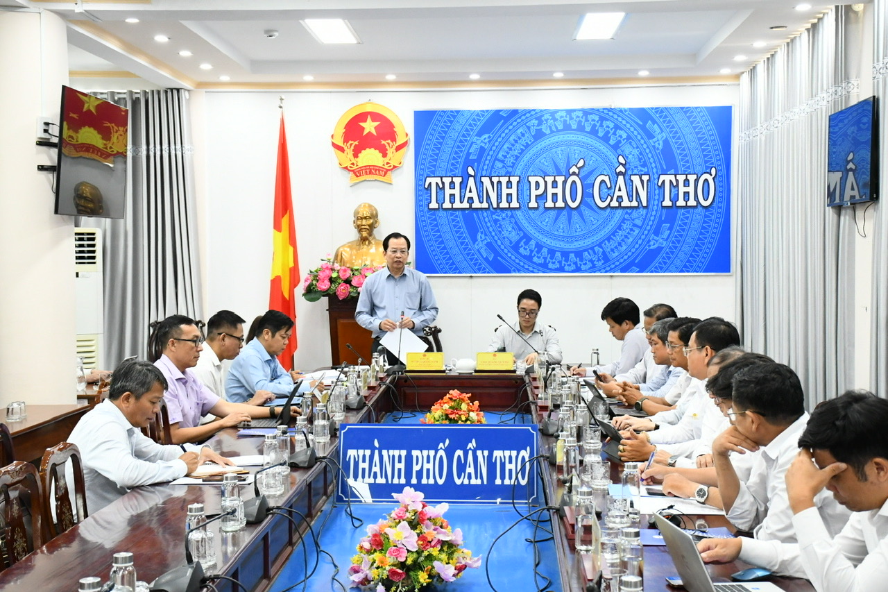 EVN chủ động làm việc với tỉnh phía Nam để bảo đảm cung ứng điện năm 2026- Ảnh 2. EVN chủ động làm việc với tỉnh phía Nam để bảo đảm cung ứng điện năm 2026- Ảnh 2.