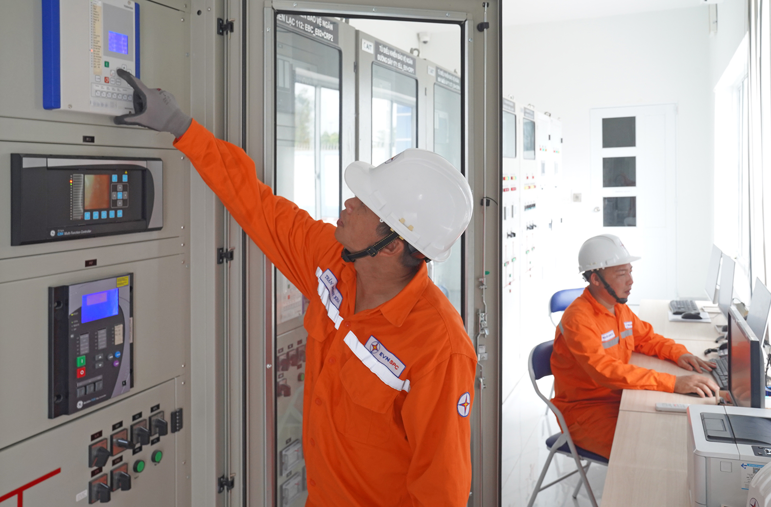 EVN chủ động làm việc với tỉnh phía Nam để bảo đảm cung ứng điện năm 2026- Ảnh 5. EVN chủ động làm việc với tỉnh phía Nam để bảo đảm cung ứng điện năm 2026- Ảnh 5.