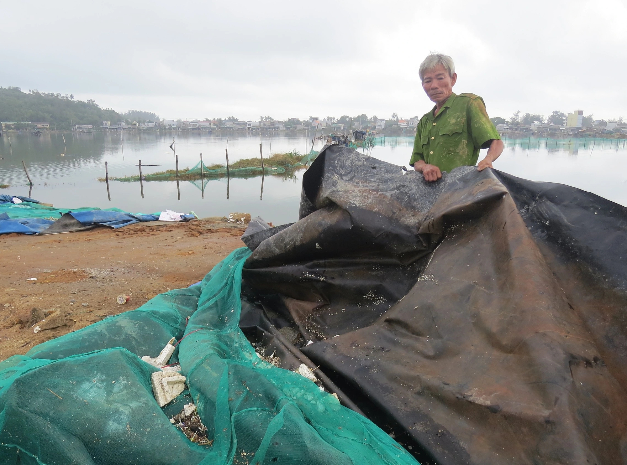 Giá muối Sa Huỳnh tăng cao nhưng diêm dân lại không còn muối để bán - Ảnh 3. Giá muối Sa Huỳnh tăng cao nhưng diêm dân lại không còn muối để bán - Ảnh 3.
