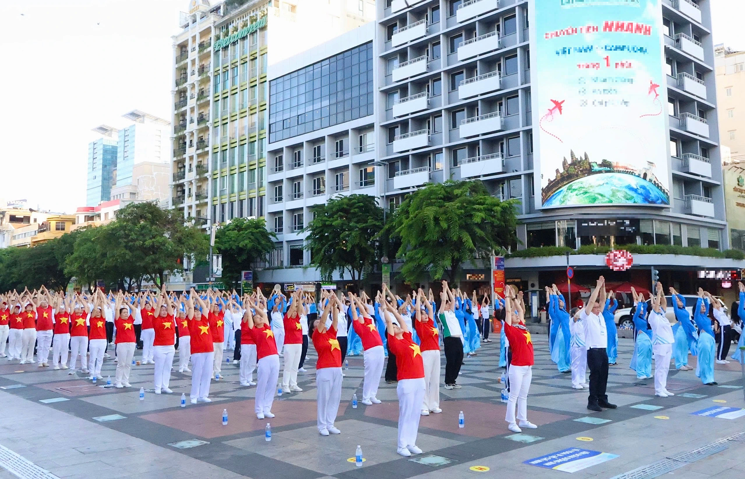 Hàng ngàn người đổ về ngày hội, 15 triệu dân TP.HCM sắp được tầm soát sức khỏe - Ảnh 4.