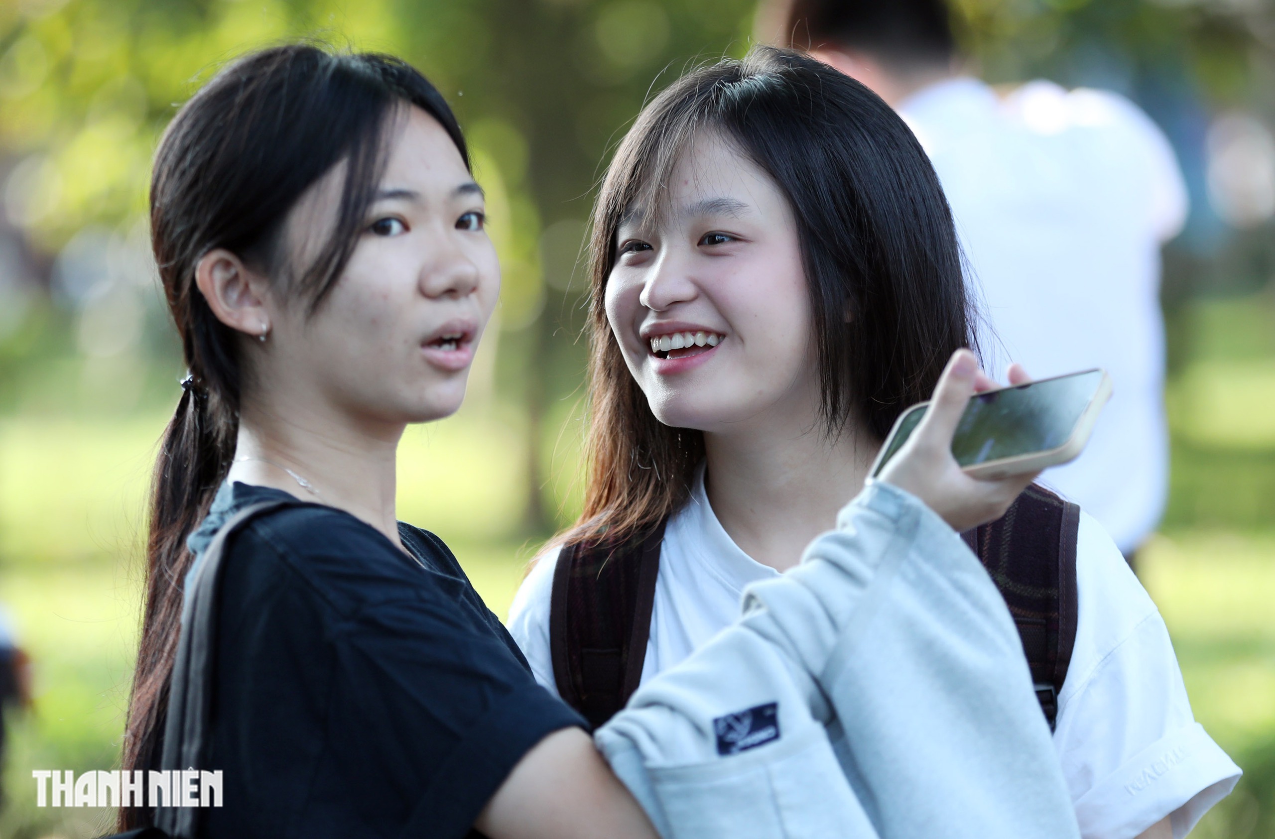 Nữ sinh TP.HCM tươi tắn, tự tin trước kỳ thi đ&aacute;nh gi&aacute; năng lực- Ảnh 7.