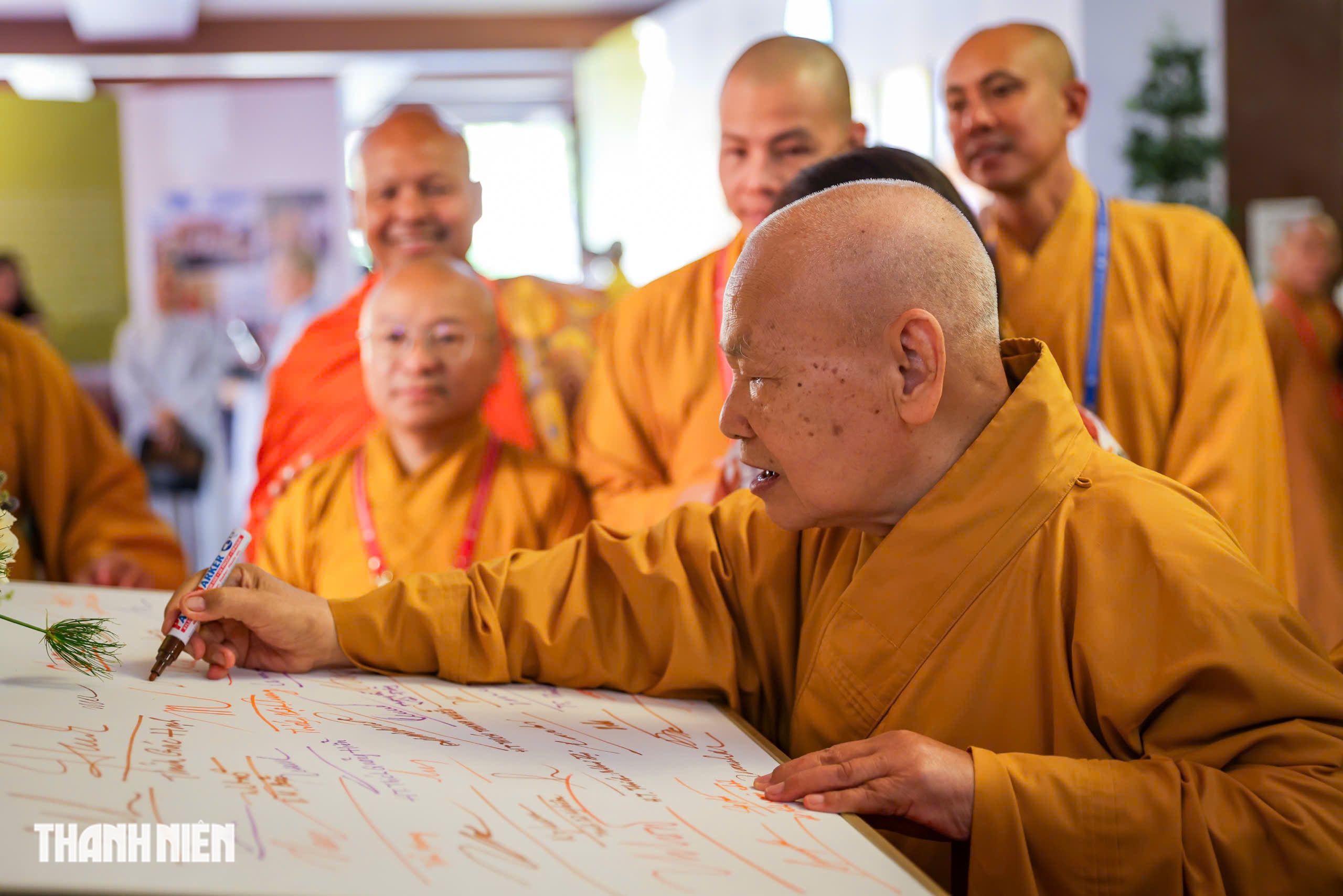 Đức Pháp chủ Giáo hội Phật giáo Việt Nam Mong tăng ni góp sức xây dựng đất nước - Ảnh 6. Đức Pháp chủ Giáo hội Phật giáo Việt Nam Mong tăng ni góp sức xây dựng đất nước - Ảnh 6.
