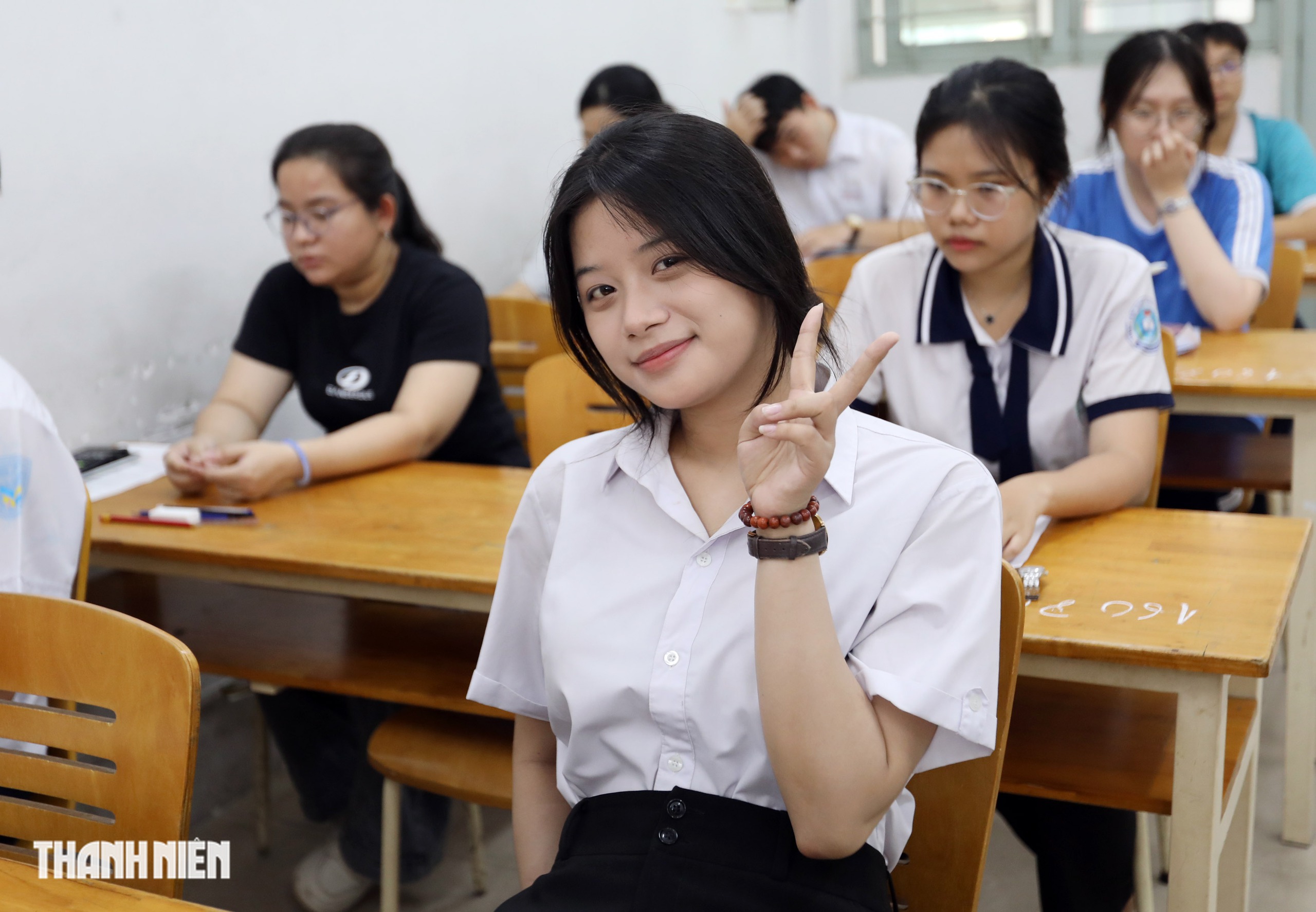 Nữ sinh TP.HCM tươi tắn, tự tin trước kỳ thi đ&aacute;nh gi&aacute; năng lực- Ảnh 10.
