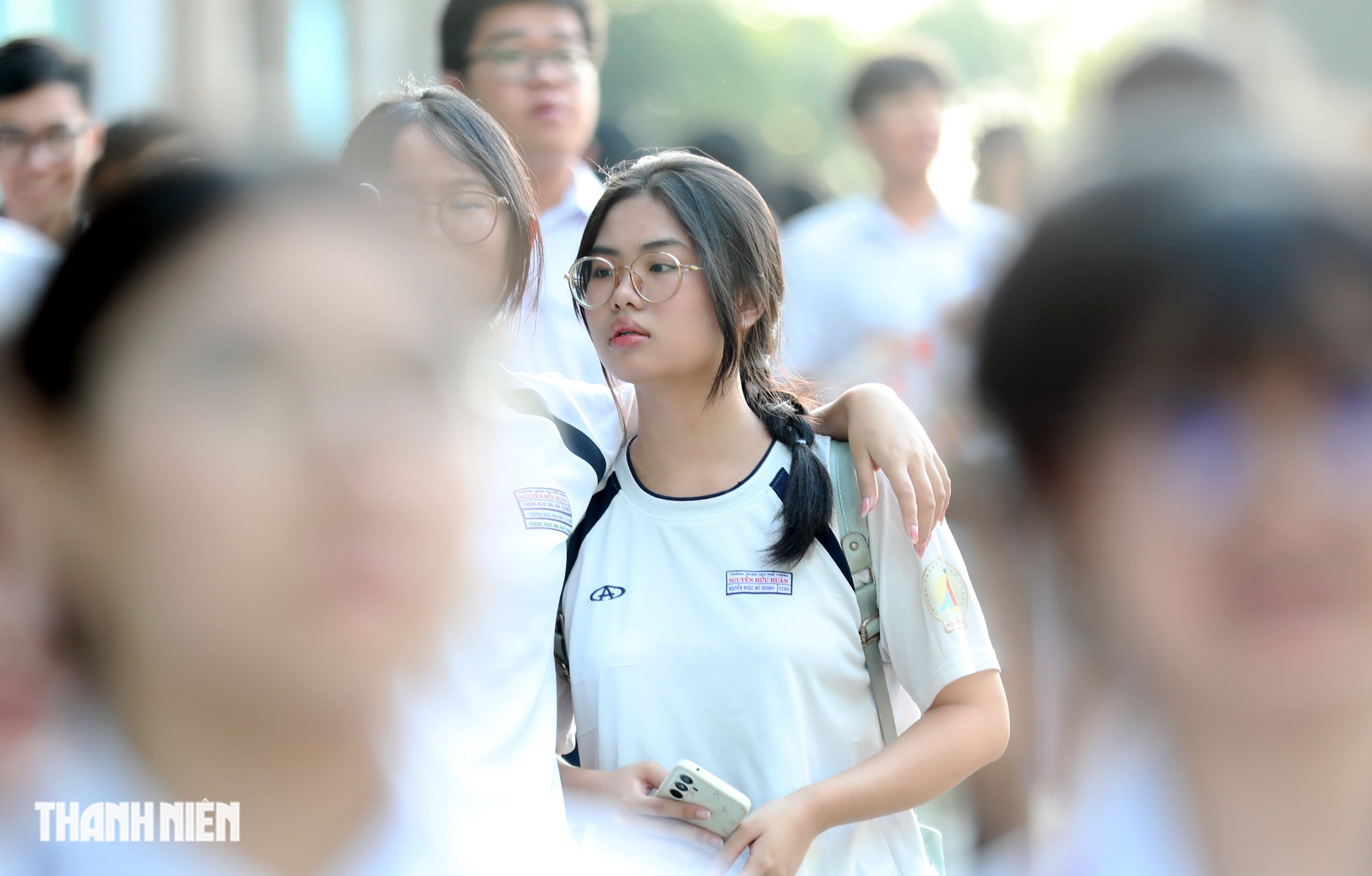 Nữ sinh TP.HCM tươi tắn, tự tin trước kỳ thi đ&aacute;nh gi&aacute; năng lực- Ảnh 4.