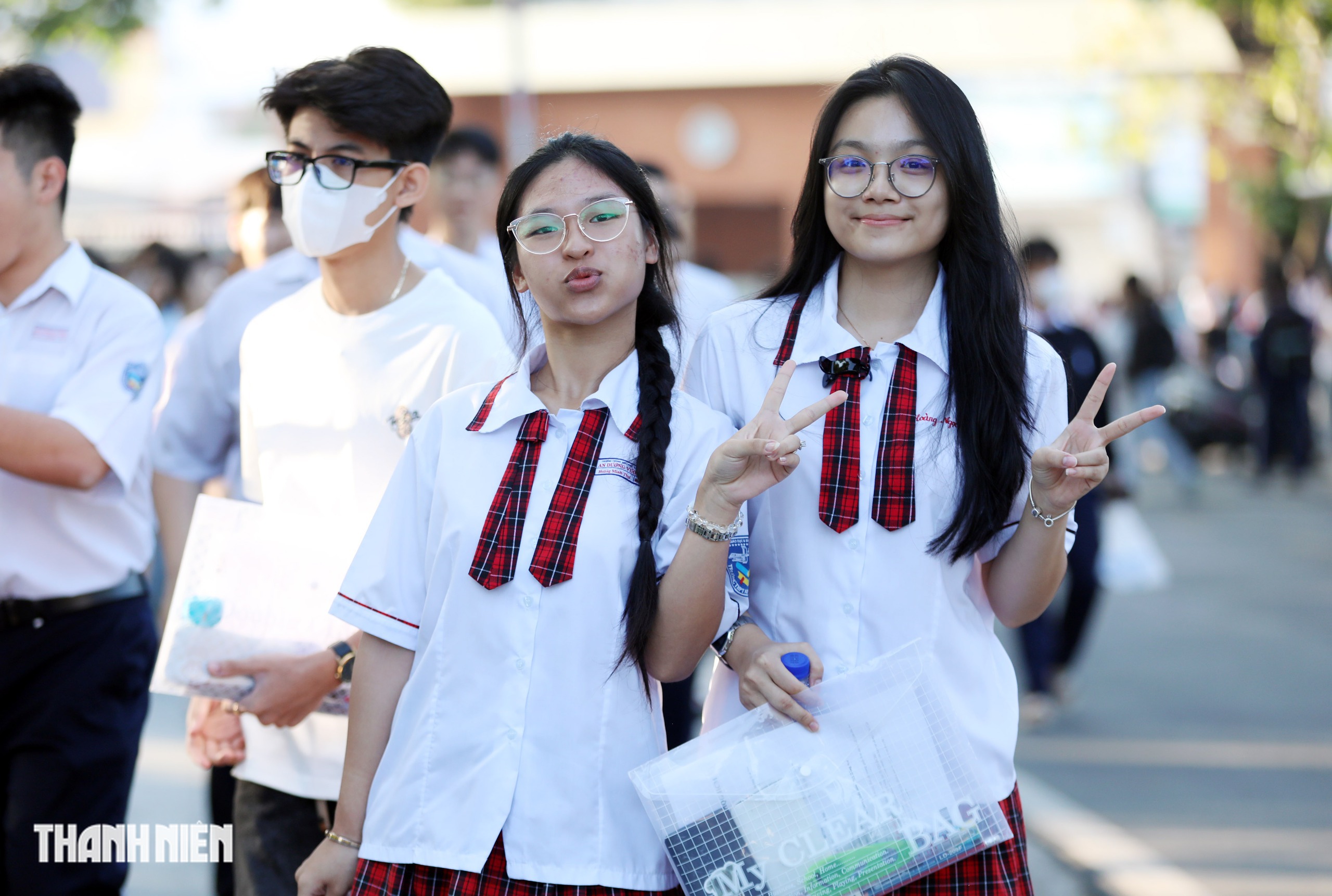 Nữ sinh TP.HCM tươi tắn, tự tin trước kỳ thi đ&aacute;nh gi&aacute; năng lực- Ảnh 6.