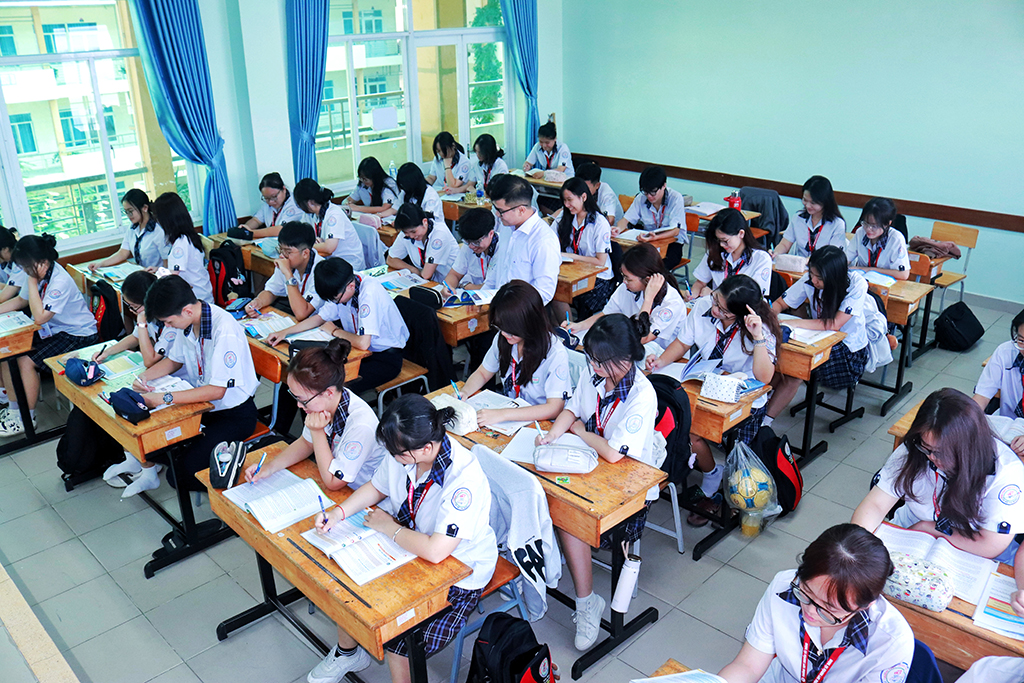 Tỷ lệ học sinh chọn tiếng Anh tăng mạnh trong kỳ thi tốt nghiệp THPT 2026 - Ảnh 1.