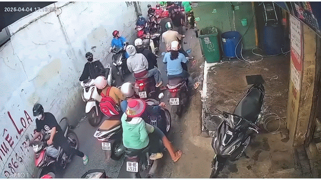 TP.HCM: Xác minh vụ thanh niên hành hung người can ngăn sau va chạm giao thông - Ảnh 2.