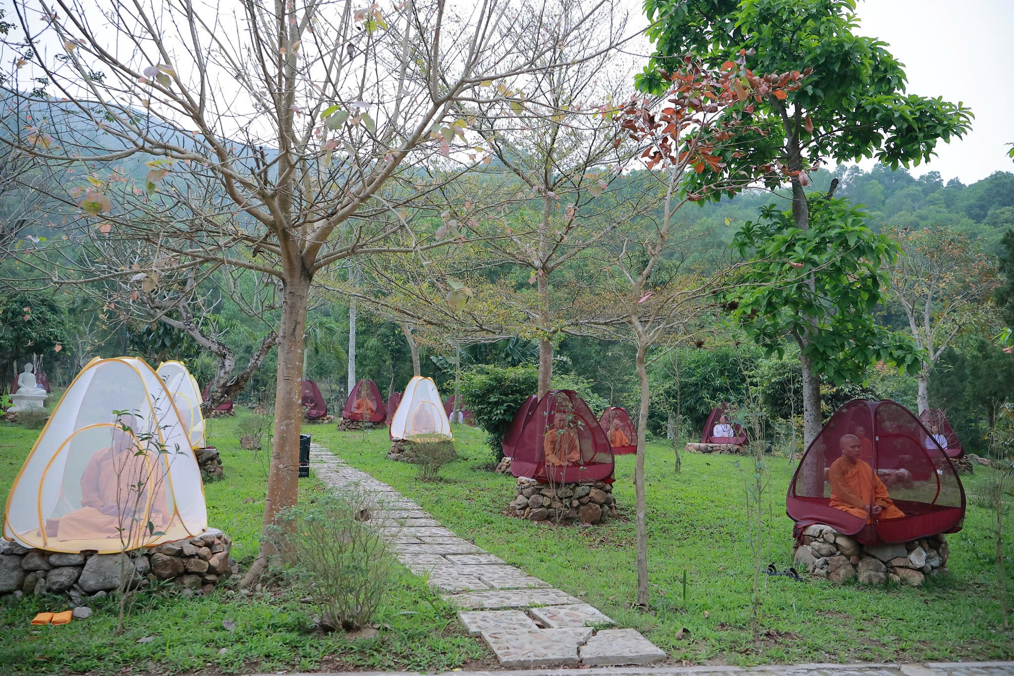 Ngôi tịnh xá dưới chân núi Ngàn Nưa: Hành trình hồi sinh từ phế tích- Ảnh 5. Ngôi tịnh xá dưới chân núi Ngàn Nưa: Hành trình hồi sinh từ phế tích- Ảnh 5.