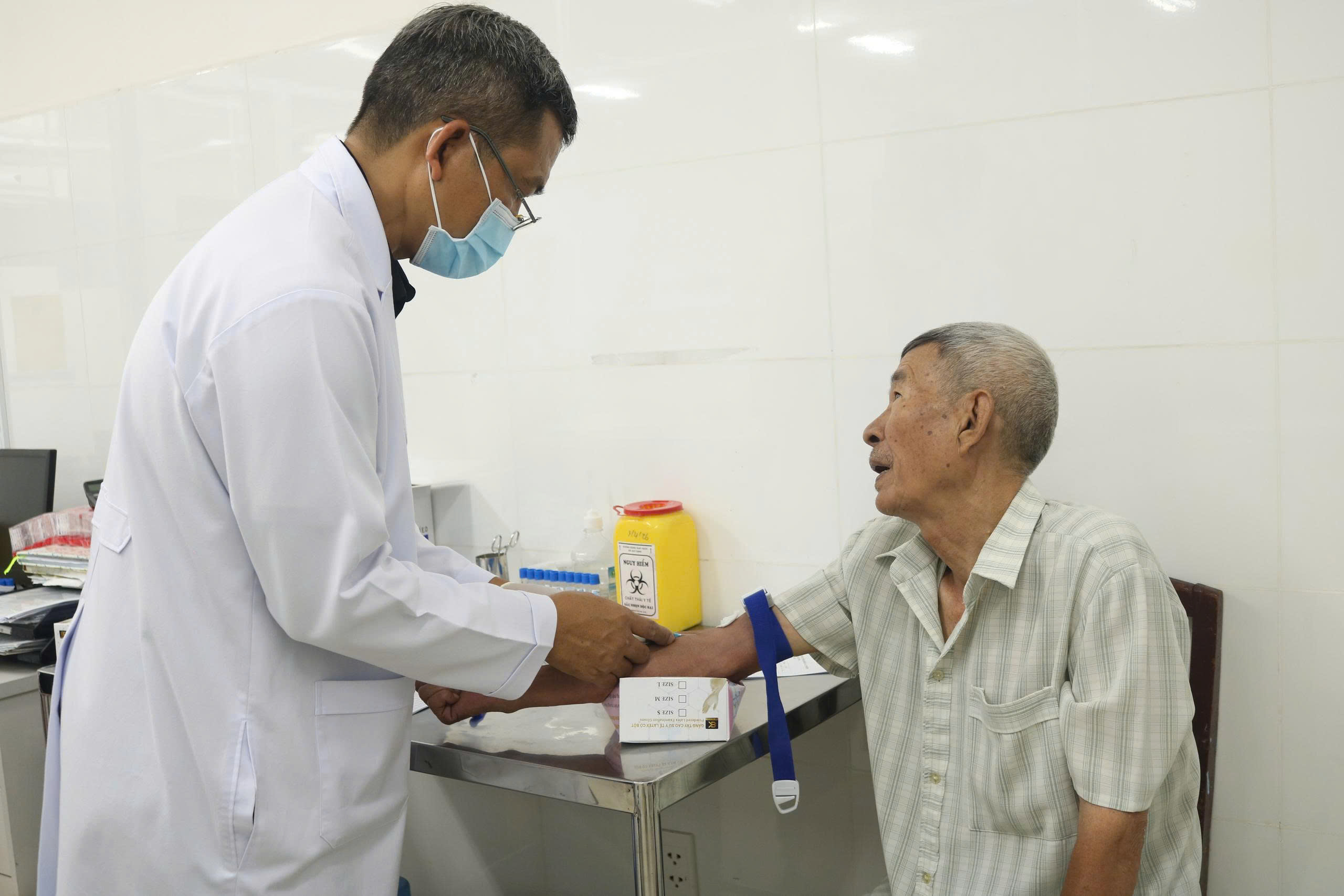 Hàng ngàn người đổ về ngày hội, 15 triệu dân TP.HCM sắp được tầm soát sức khỏe - Ảnh 6.