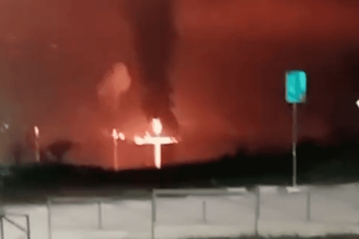 Chiến sự Ukraine ngày 1.503: Kyiv đánh tàu tên lửa, giàn khoan Nga - Ảnh 3.