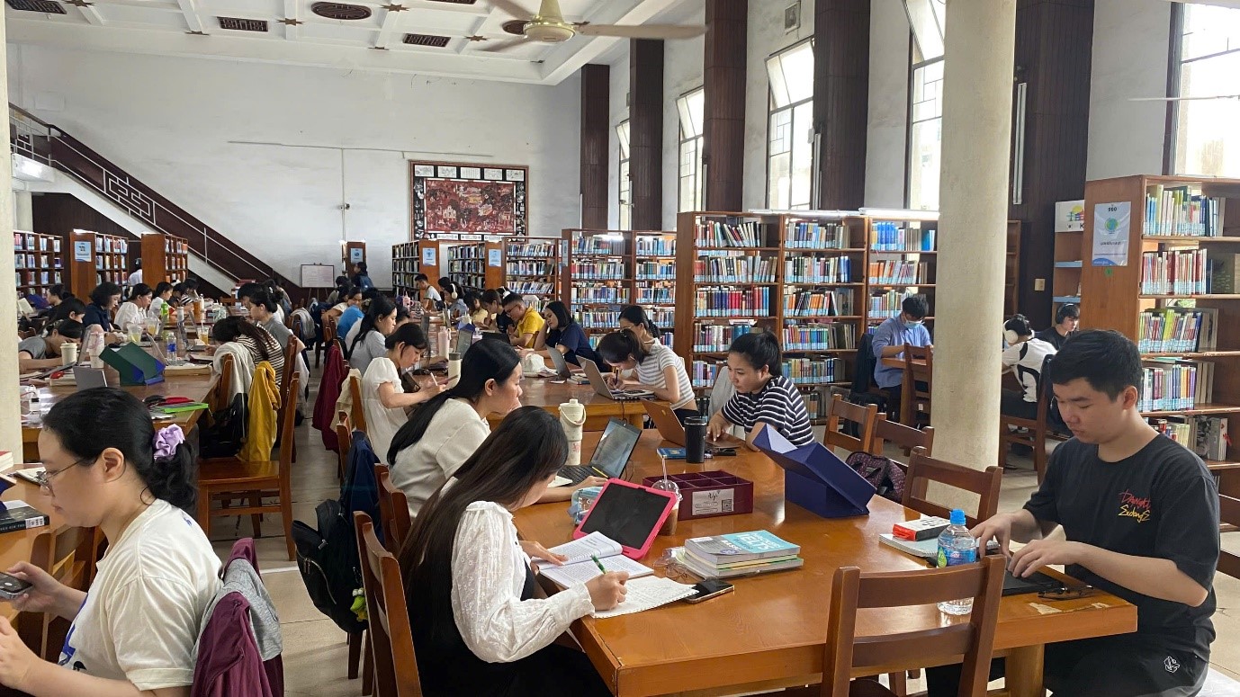 3 thư viện ‘xịn sò’ ở TP.HCM: Miễn phí, đẹp mê, gen Z rủ nhau đến học - Ảnh 2.