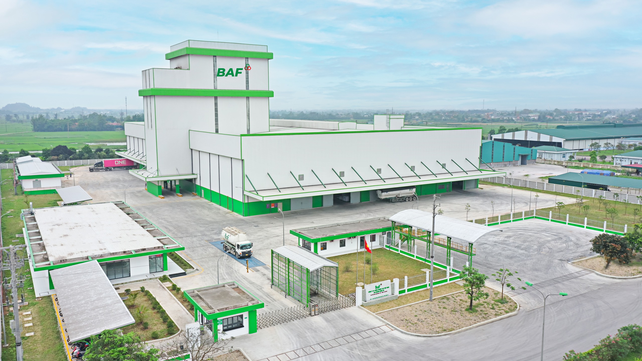 BAF vận hành thêm nhà máy cám heo ăn chay công suất 300.000 tấn/năm- Ảnh 1. BAF vận hành thêm nhà máy cám heo ăn chay công suất 300.000 tấn/năm- Ảnh 1.