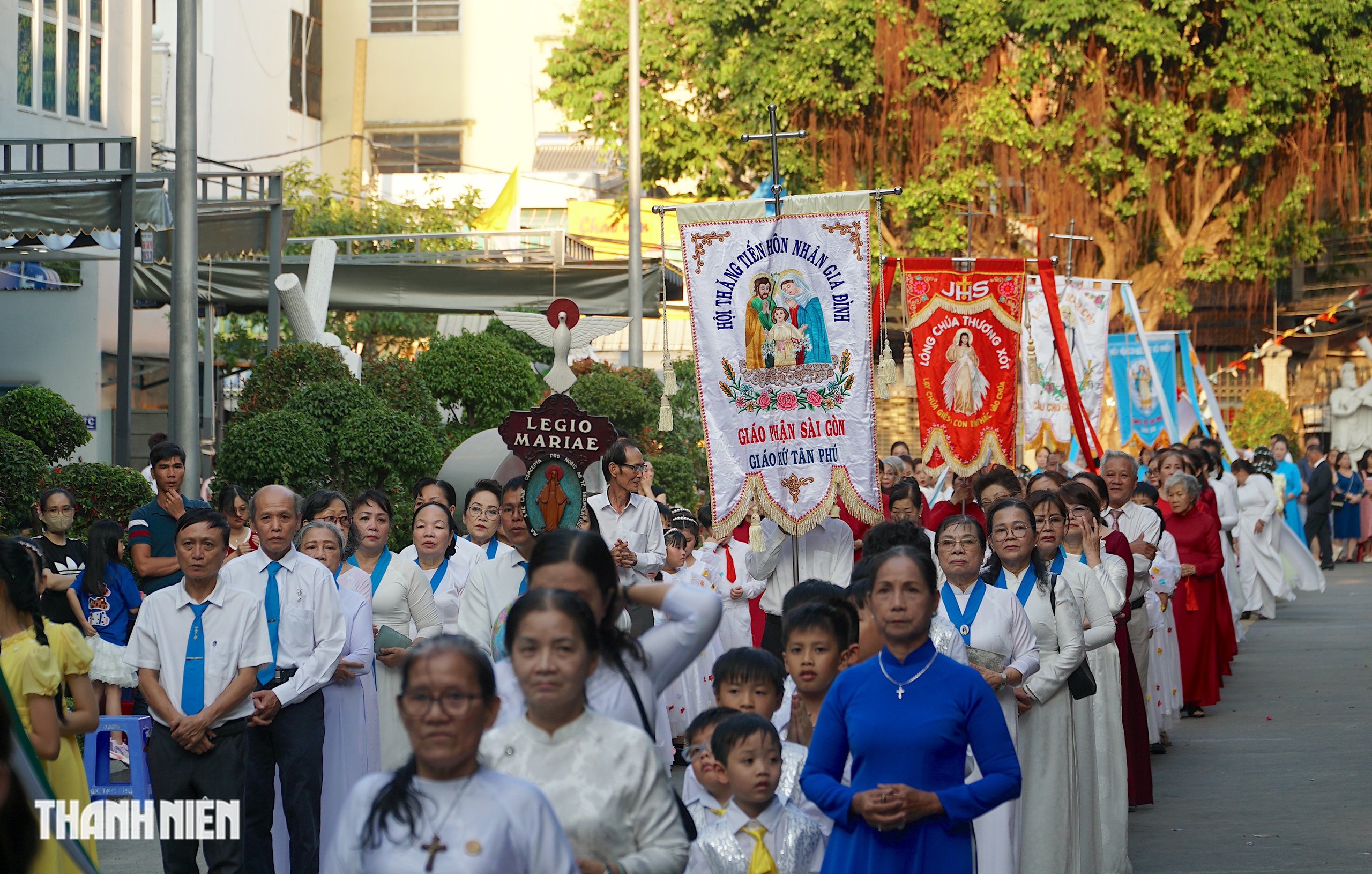 H&agrave;ng ng&agrave;n gi&aacute;o d&acirc;n ở TP.HCM trang nghi&ecirc;m trong đại lễ Phục sinh - Ảnh 1.