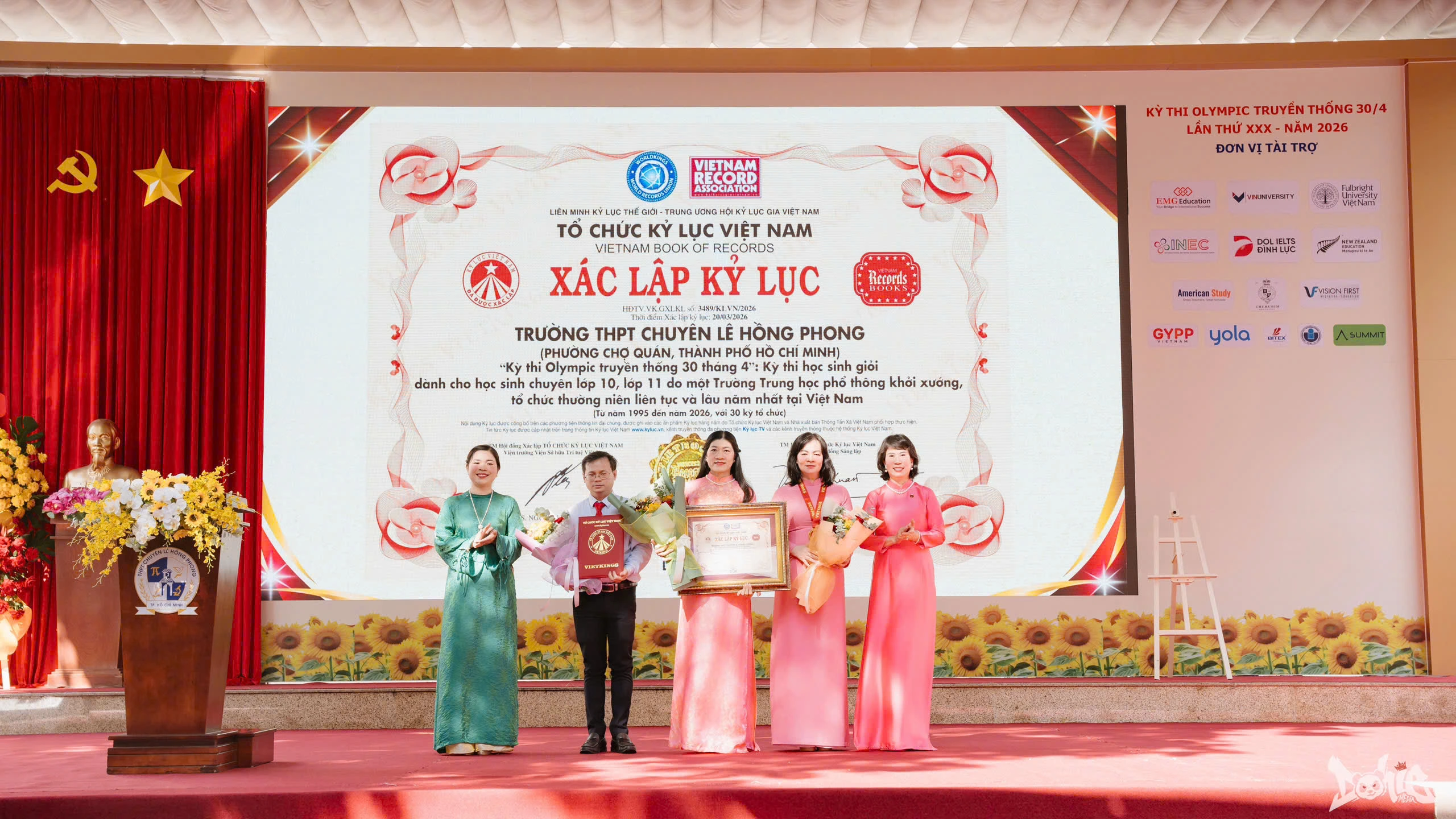 Trường THPT Chuy&ecirc;n L&ecirc; Hồng Phong x&aacute;c lập kỷ lục quốc gia với kỳ thi Olympic 30/4- Ảnh 1.