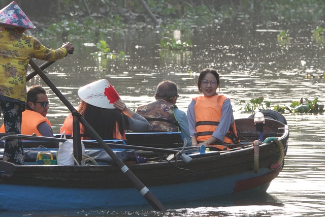 Mùa cao điểm 30.4 - 1.5 sắp tới, đi du lịch coi chừng 'sập bẫy' lừa đảo - Ảnh 1.