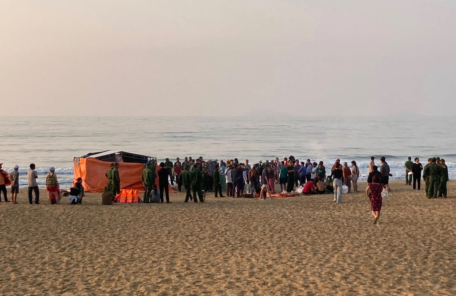 Tìm thấy thi thể nam sinh mất tích trên biển Quy Nhơn- Ảnh 1.