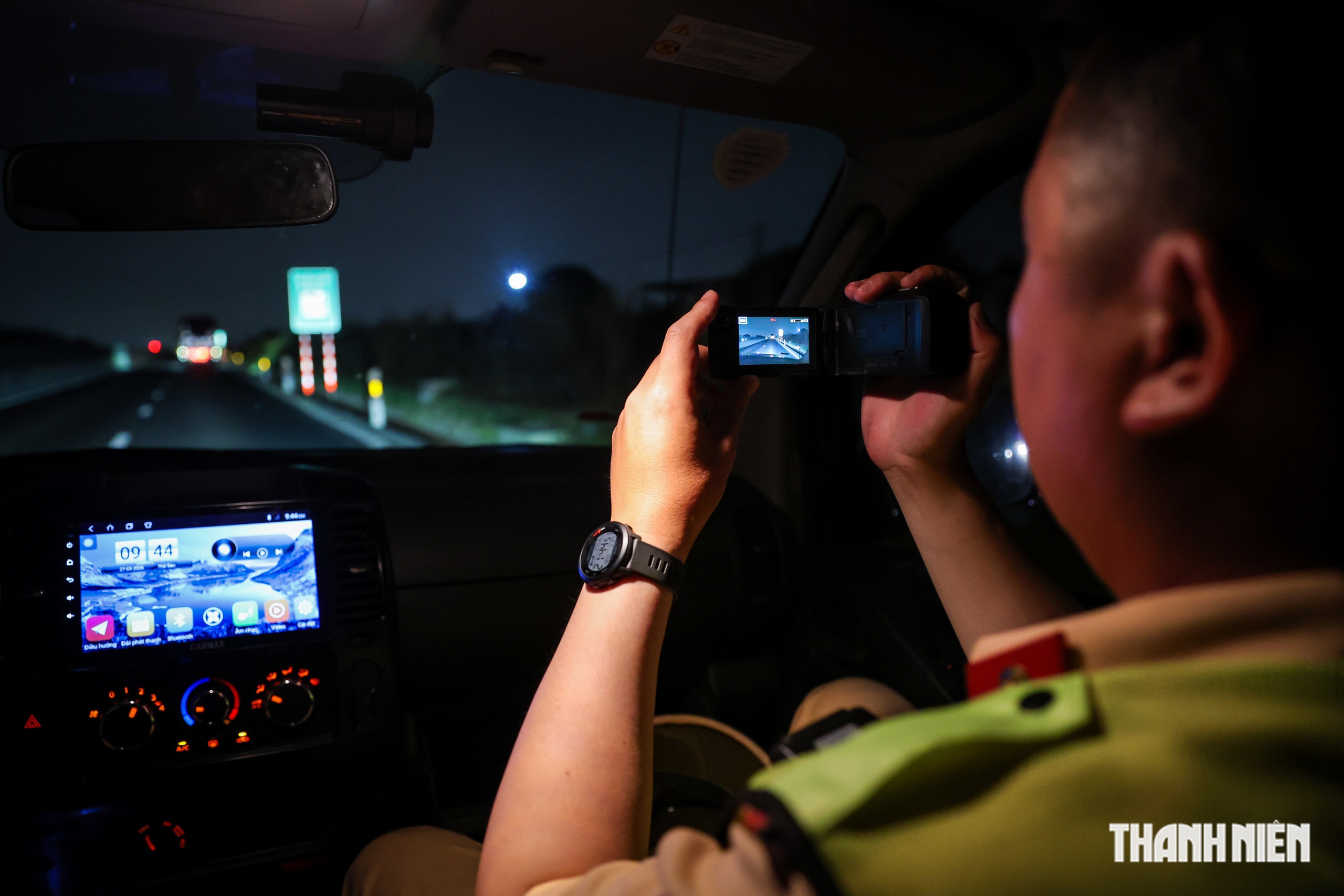 V&igrave; sao CSGT h&oacute;a trang tr&ecirc;n cao tốc TP.HCM - V&acirc;n Phong, t&agrave;i xế kh&oacute; nhận ra? - Ảnh 1.