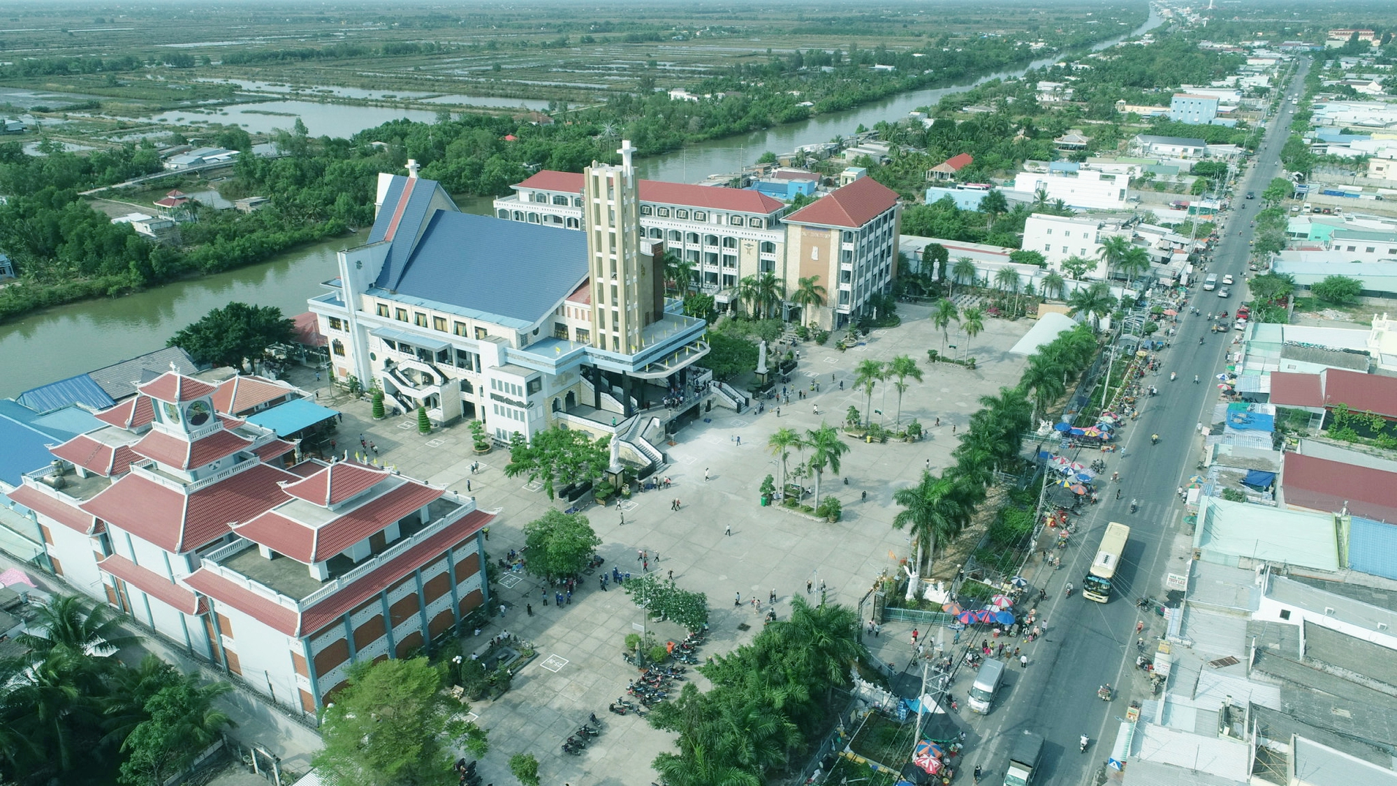 Nh&agrave; thờ Tắc Sậy, điểm h&agrave;nh hương nổi tiếng bậc nhất miền T&acirc;y- Ảnh 5.