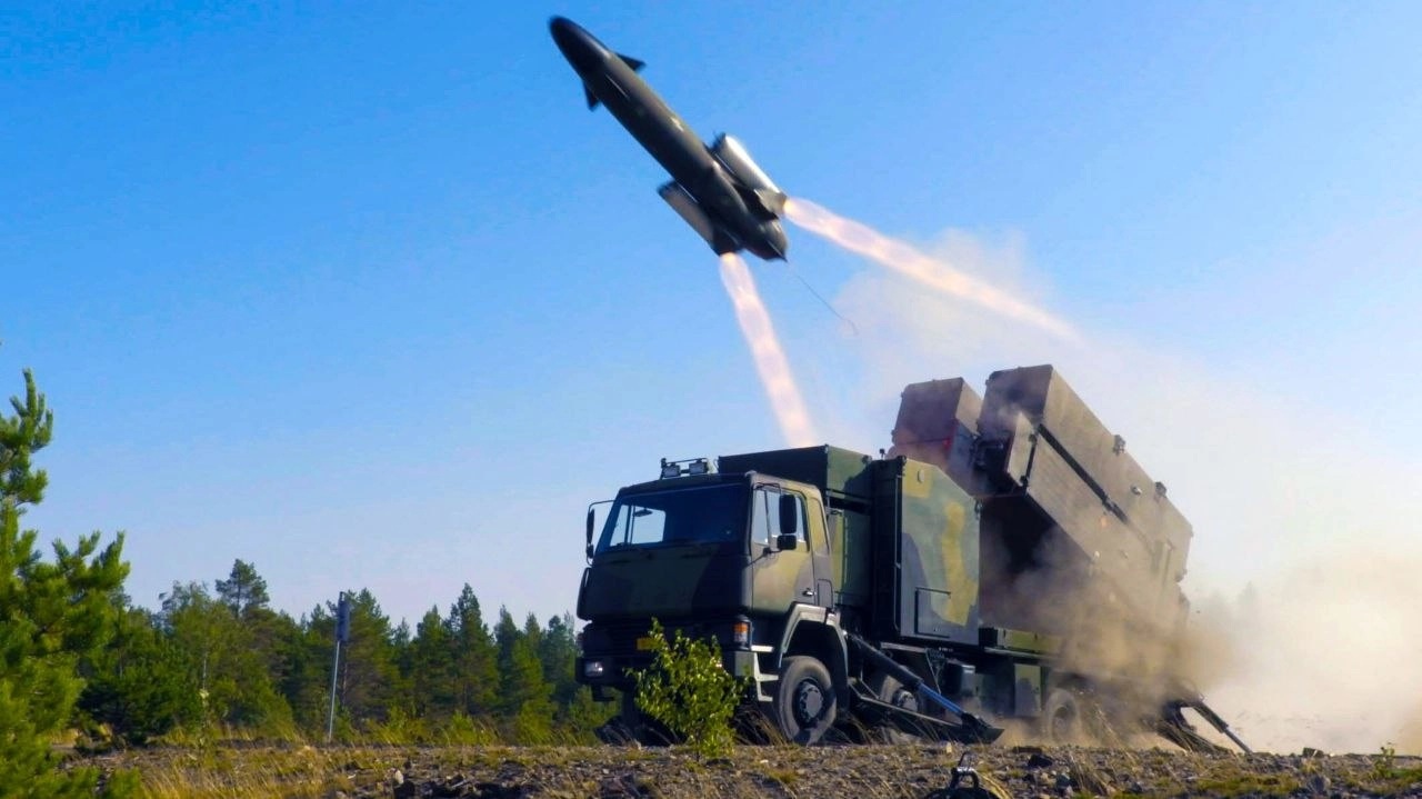 Chiến sự Ukraine ngày 1.504: Kyiv dùng tên lửa công nghệ cao tập kích giàn khoan - Ảnh 2.