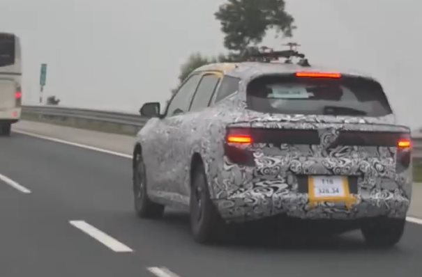 &Ocirc; t&ocirc; mới của VinFast lộ diện tr&ecirc;n đường thử, sắp tr&igrave;nh l&agrave;ng kh&aacute;ch Việt - Ảnh 1.