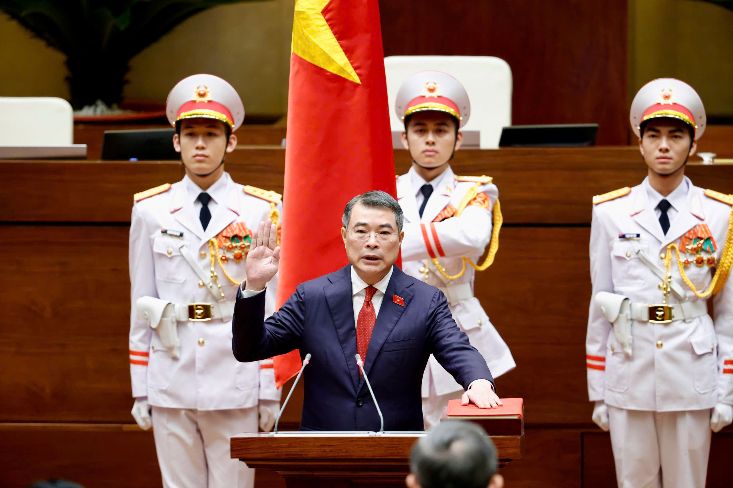 Thủ tướng L&ecirc; Minh Hưng: L&ograve;ng tin của nh&acirc;n d&acirc;n l&agrave; nguồn lực lớn nhất - Ảnh 2.