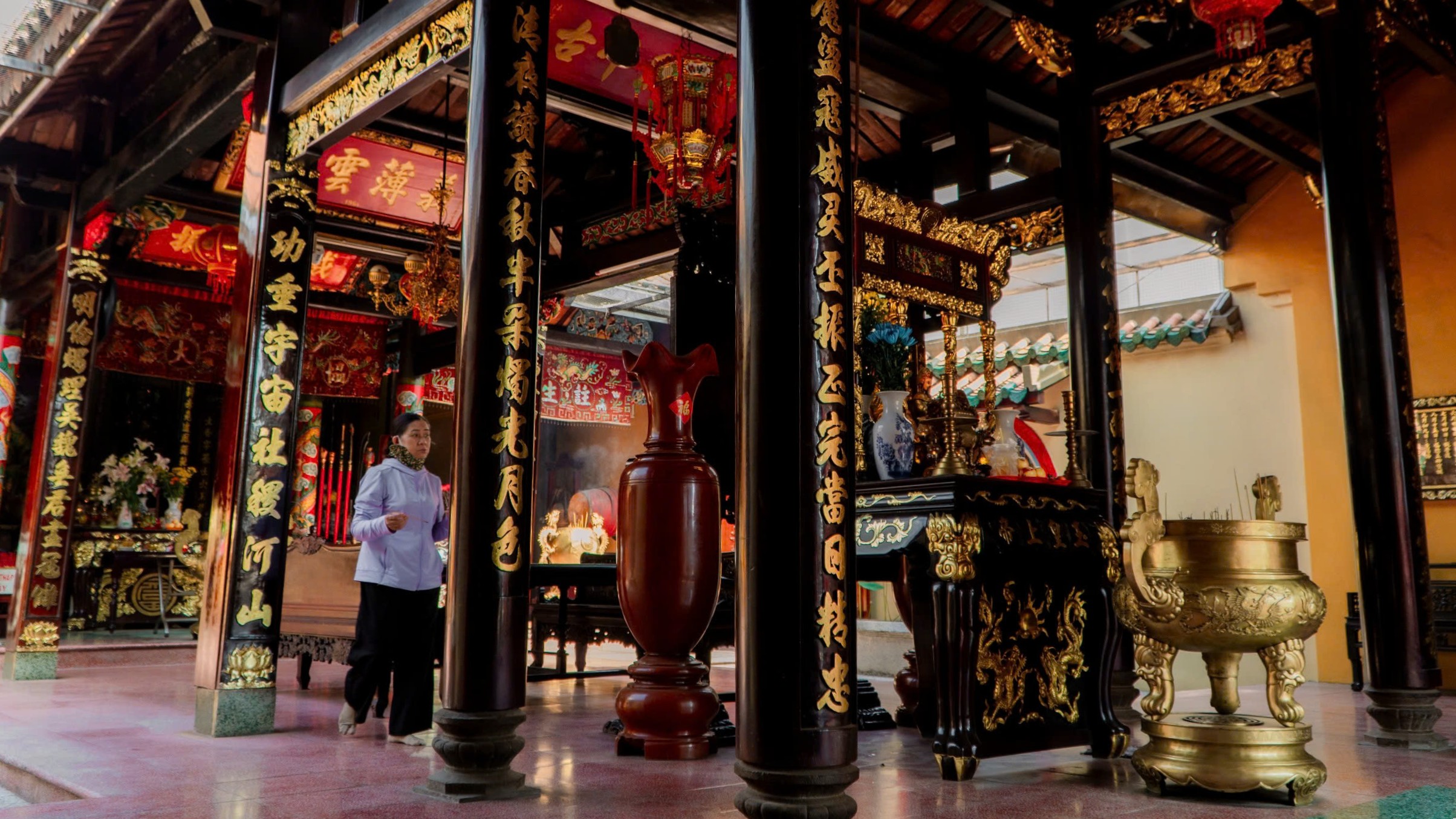 Ngôi chùa gần 500 năm tuổi Phước Minh Cung ở Vĩnh Long - bảo tàng mỹ thuật độc đáo - Ảnh 3. Ngôi chùa gần 500 năm tuổi Phước Minh Cung ở Vĩnh Long - bảo tàng mỹ thuật độc đáo - Ảnh 3.