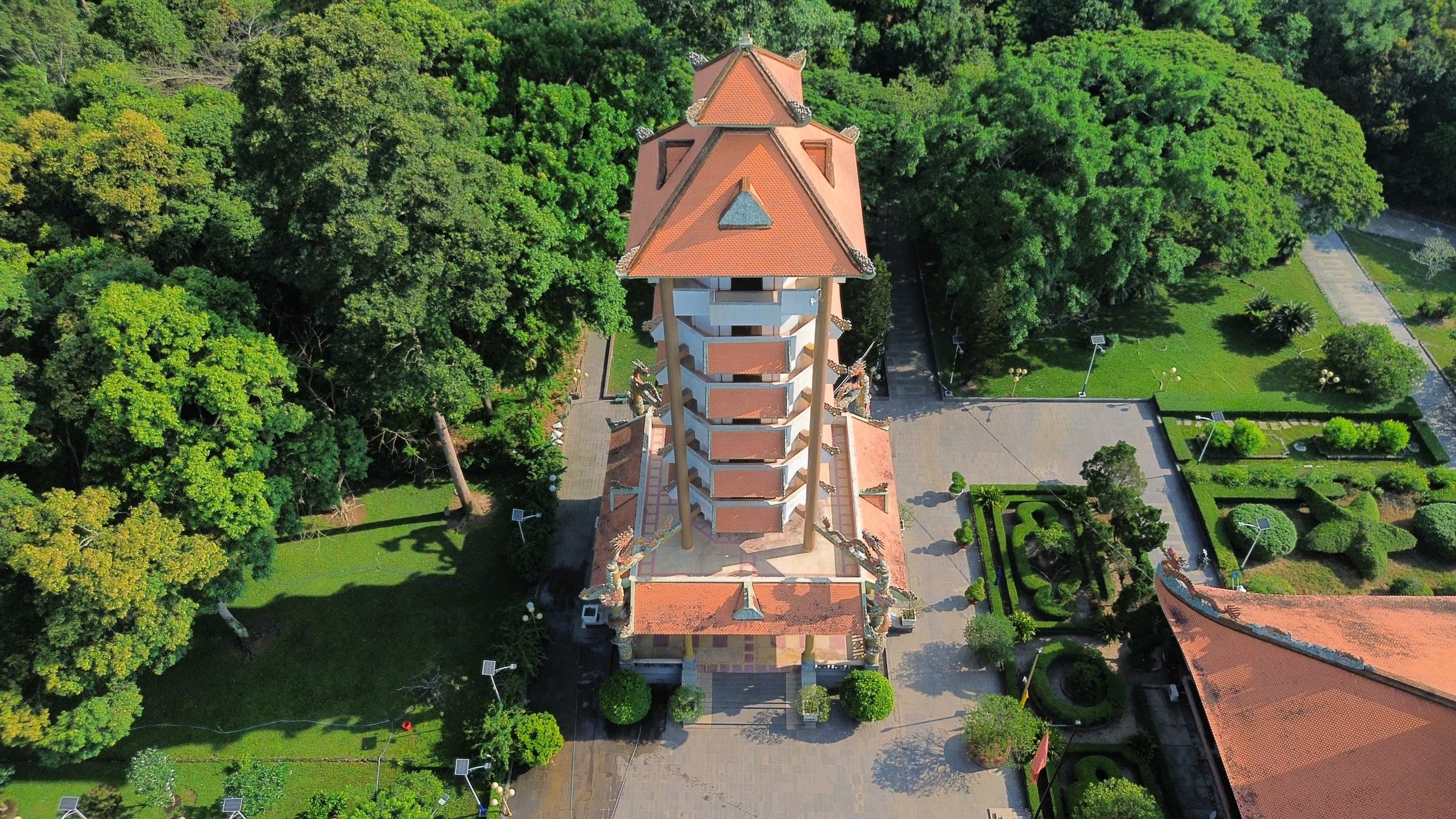 Giải mã kiến trúc ngôi đền tưởng niệm liệt sĩ lớn nhất Việt Nam- Ảnh 4. Giải mã kiến trúc ngôi đền tưởng niệm liệt sĩ lớn nhất Việt Nam- Ảnh 4.