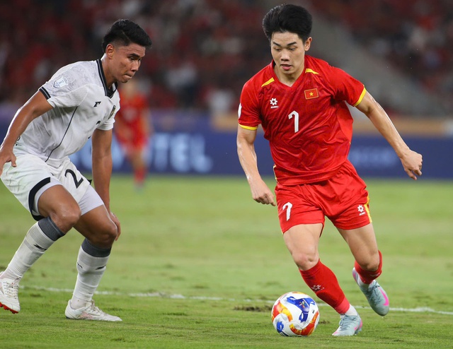 U.23 Việt Nam ‘nhập’ thêm ngôi sao, quyết chiến ASIAD 20: Cơ hội tạo cú sốc?
- Ảnh 1. U.23 Việt Nam ‘nhập’ thêm ngôi sao, quyết chiến ASIAD 20: Cơ hội tạo cú sốc?
- Ảnh 1.