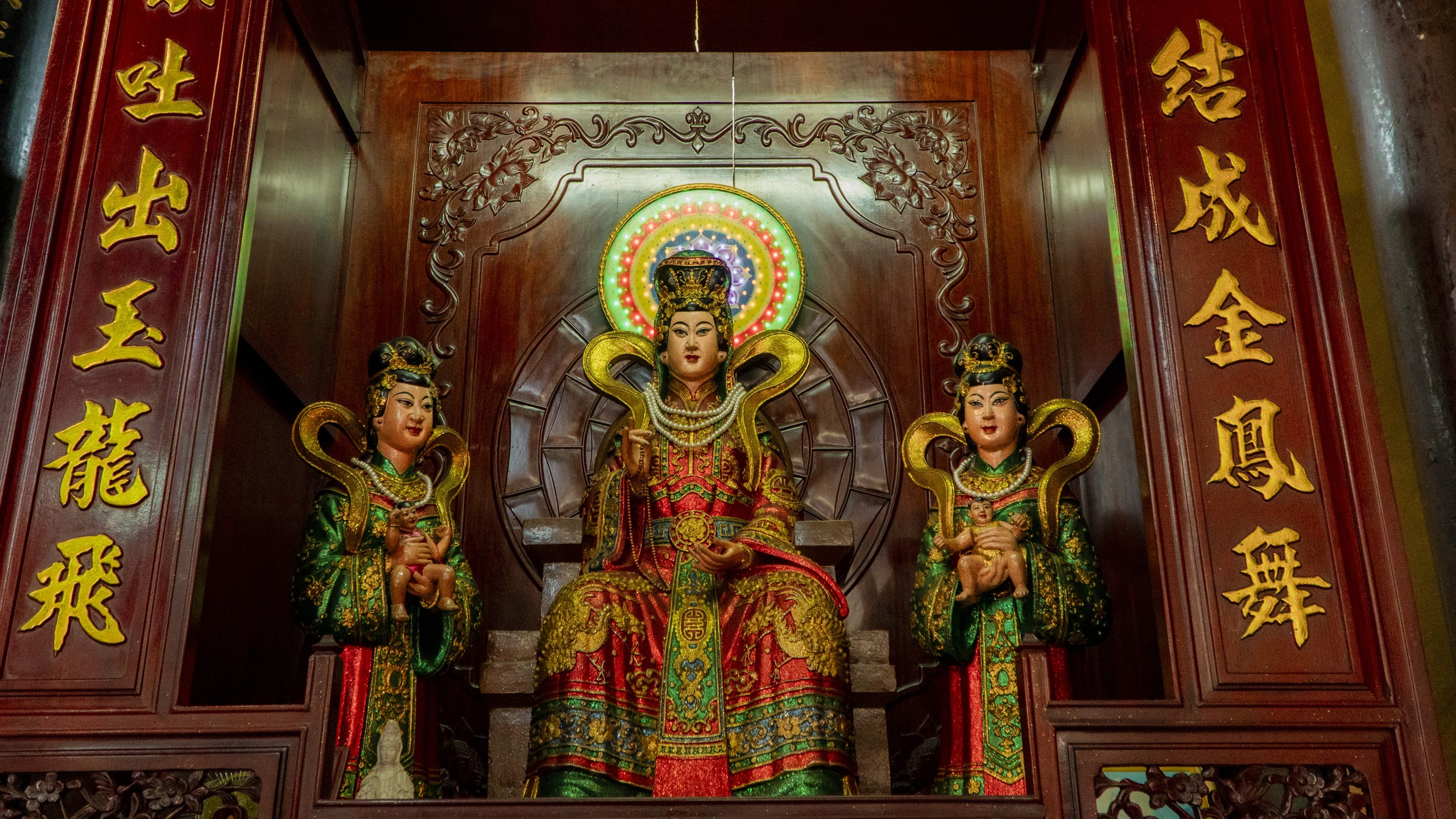 Ngôi chùa gần 500 năm tuổi Phước Minh Cung ở Vĩnh Long - bảo tàng mỹ thuật độc đáo - Ảnh 11. Ngôi chùa gần 500 năm tuổi Phước Minh Cung ở Vĩnh Long - bảo tàng mỹ thuật độc đáo - Ảnh 11.