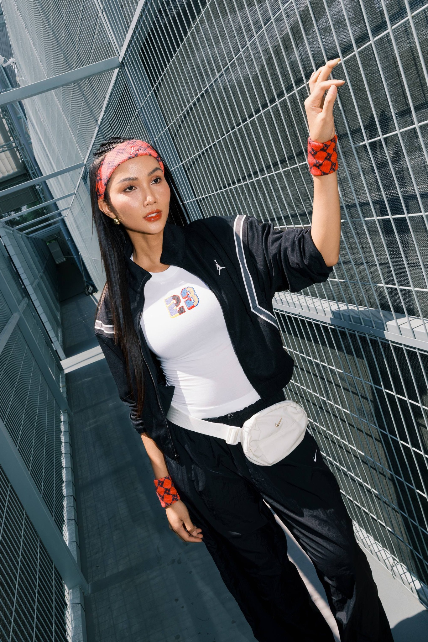 Cuộc sống của H'Hen Ni&ecirc; sau 2 năm 'về chung nh&agrave;' với nhiếp ảnh gia  - Ảnh 7.