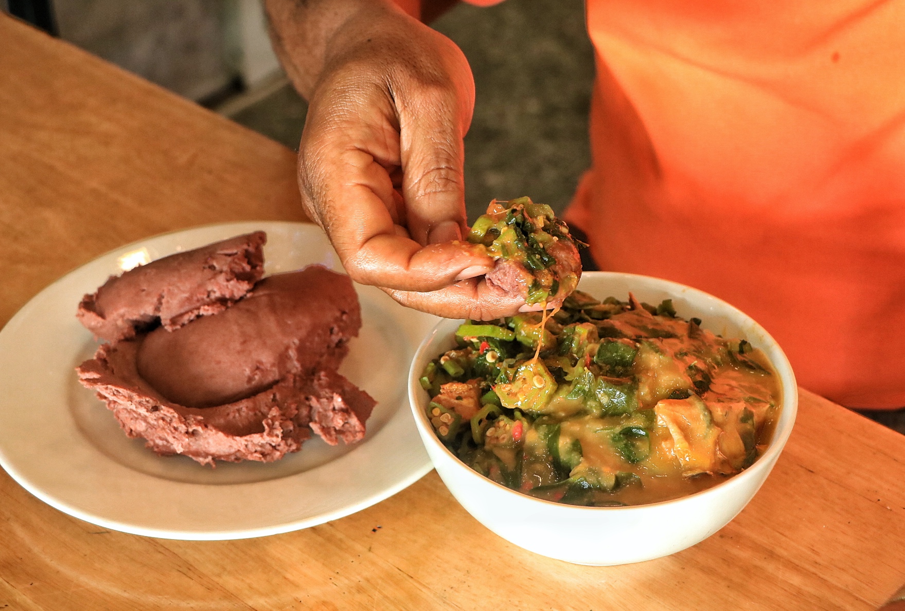 Độc lạ quán ăn ở TP.HCM toàn khách châu Phi, có người ăn suốt 18 năm - Ảnh 6.