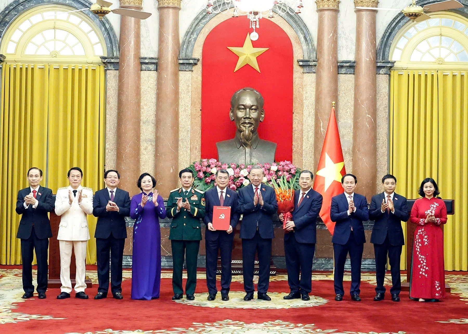 Tin tức đặc biệt trên báo in Thanh Niên 9.4.2026- Ảnh 1. Tin tức đặc biệt trên báo in Thanh Niên 9.4.2026- Ảnh 1.