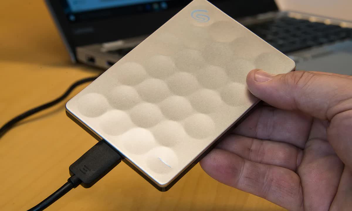 Những dấu hiệu nhỏ nhưng nguy hiểm với ổ cứng gắn ngoài - Ảnh 1.