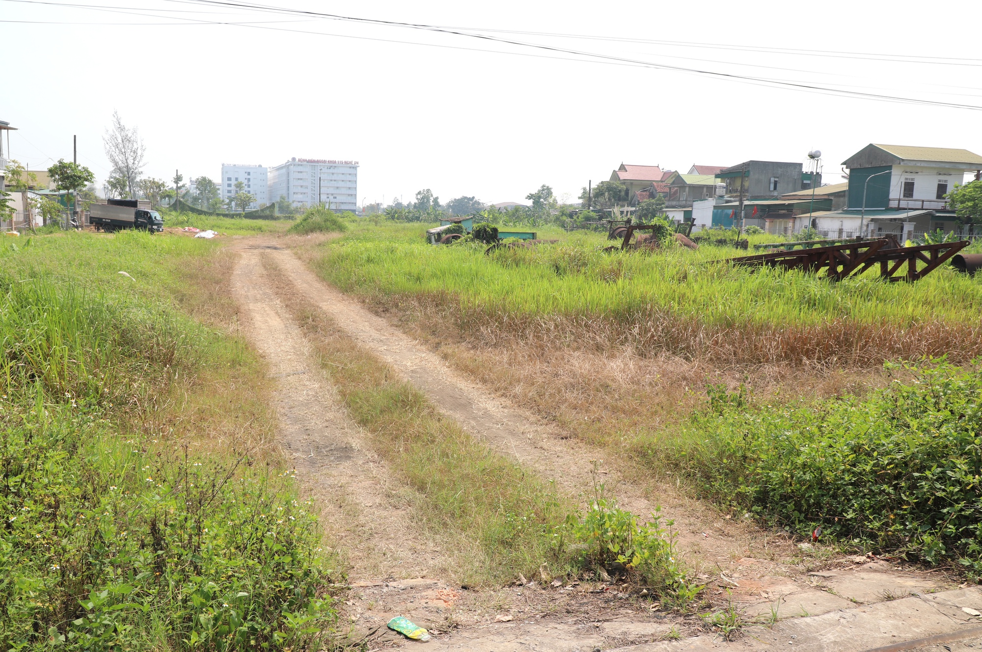 'Tuy&ecirc;n chiến' với dự &aacute;n treo- Ảnh 1.