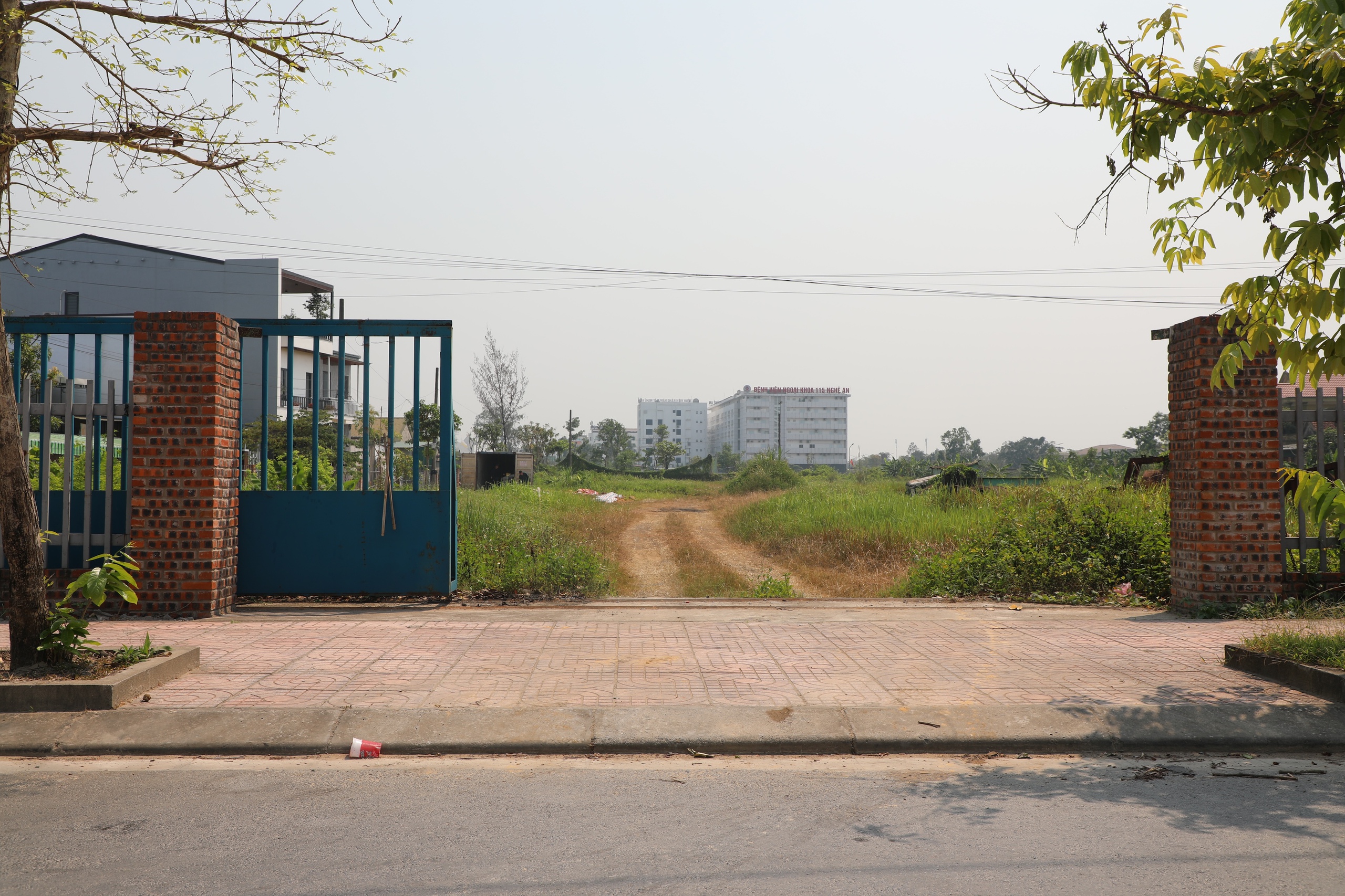 'Tuy&ecirc;n chiến' với dự &aacute;n treo- Ảnh 2.