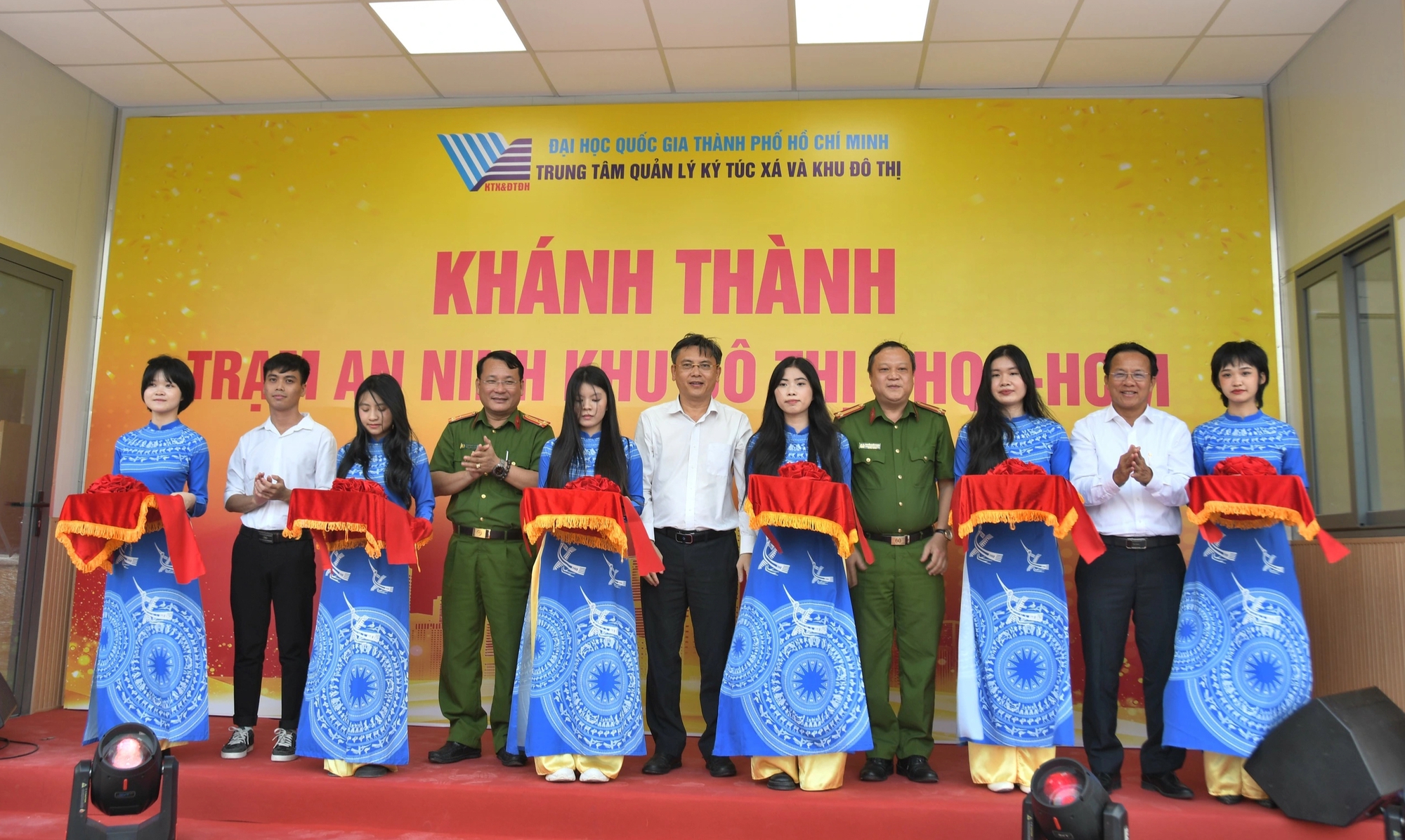 "Trạm an ninh&rdquo; l&agrave;ng đại học ch&iacute;nh thức lộ diện sau hơn 10 năm chờ đợi- Ảnh 2.
