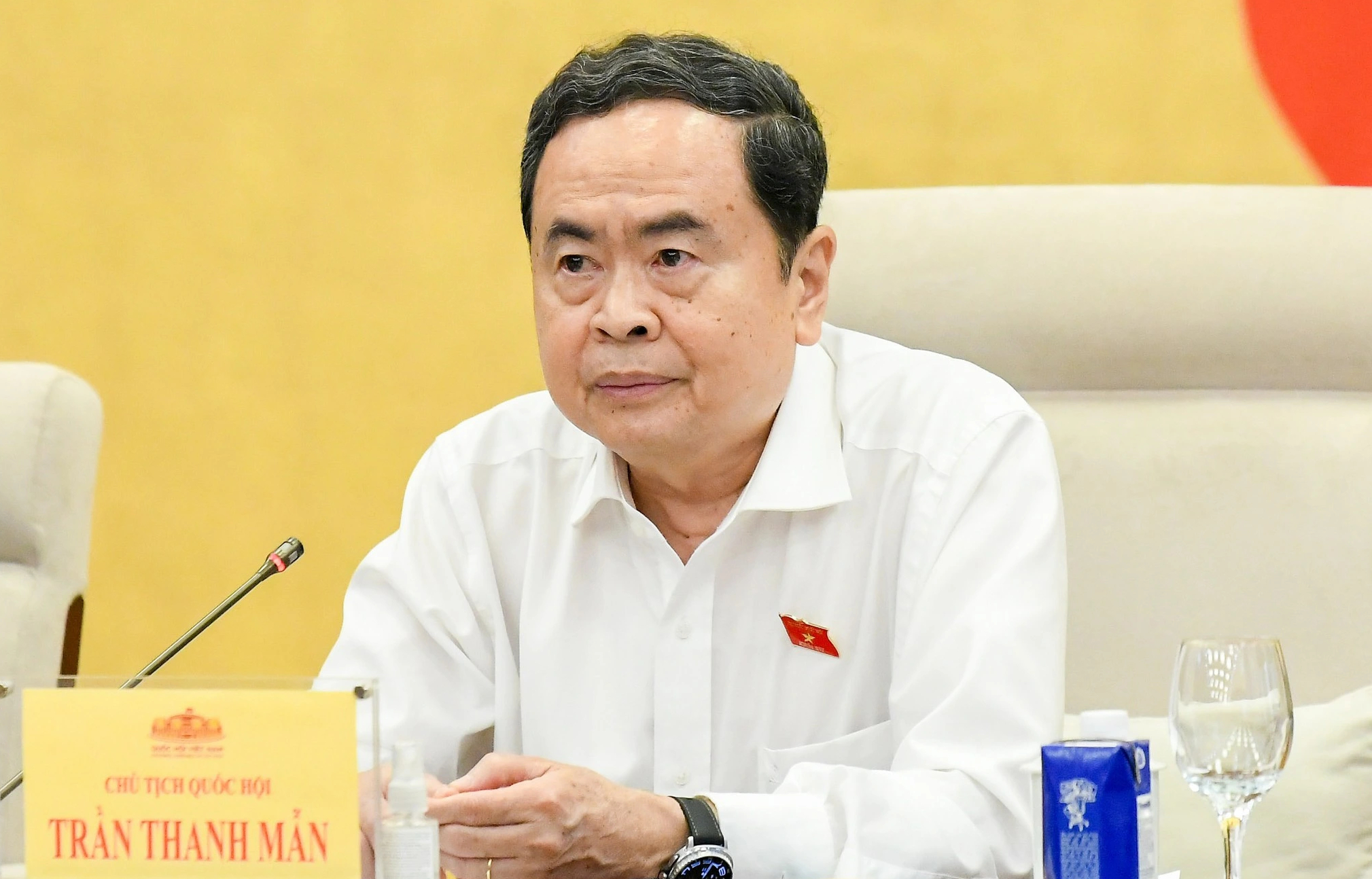 Chiều nay, tr&igrave;nh Quốc hội cho ph&eacute;p đưa thuế ti&ecirc;u thụ đặc biệt với xăng dầu về 0%- Ảnh 1.