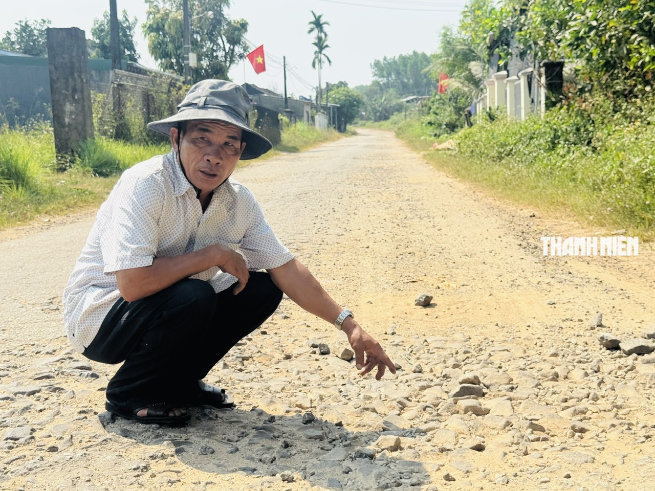 Đường ĐH09 ở Bình Minh 'tan nát', người dân khốn khổ- Ảnh 5. Đường ĐH09 ở Bình Minh 'tan nát', người dân khốn khổ- Ảnh 5.