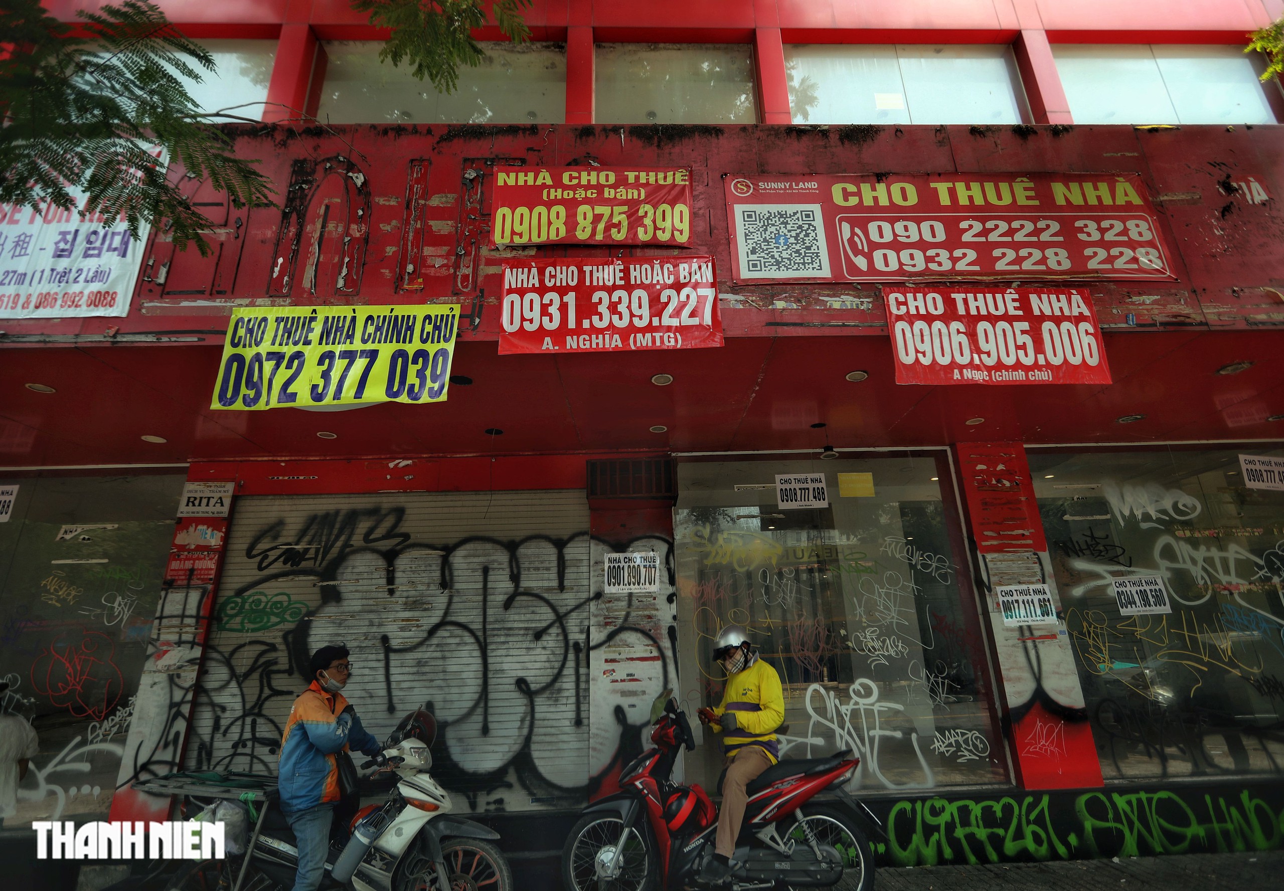 Hàng loạt mặt bằng "đất vàng" trung tâm TP.HCM bỏ trống kéo dài - Ảnh 13. Hàng loạt mặt bằng "đất vàng" trung tâm TP.HCM bỏ trống kéo dài - Ảnh 13.