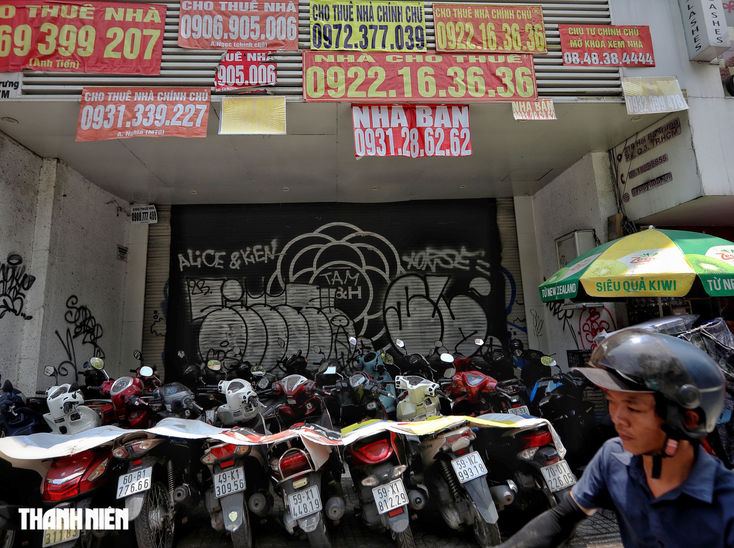 Hàng loạt mặt bằng "đất vàng" trung tâm TP.HCM bỏ trống kéo dài - Ảnh 12. Hàng loạt mặt bằng "đất vàng" trung tâm TP.HCM bỏ trống kéo dài - Ảnh 12.