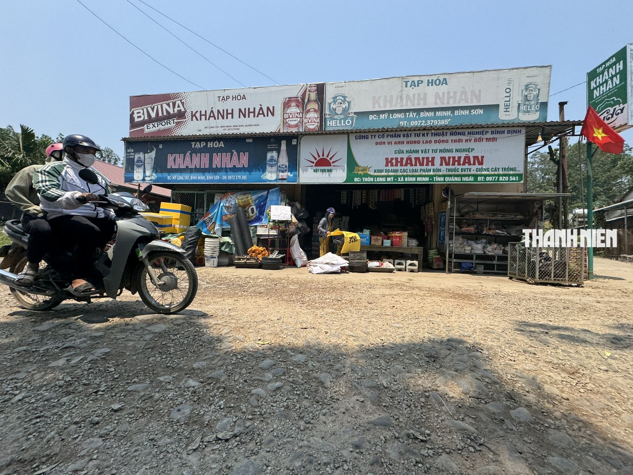 Đường ĐH09 ở Bình Minh 'tan nát', người dân khốn khổ- Ảnh 2. Đường ĐH09 ở Bình Minh 'tan nát', người dân khốn khổ- Ảnh 2.