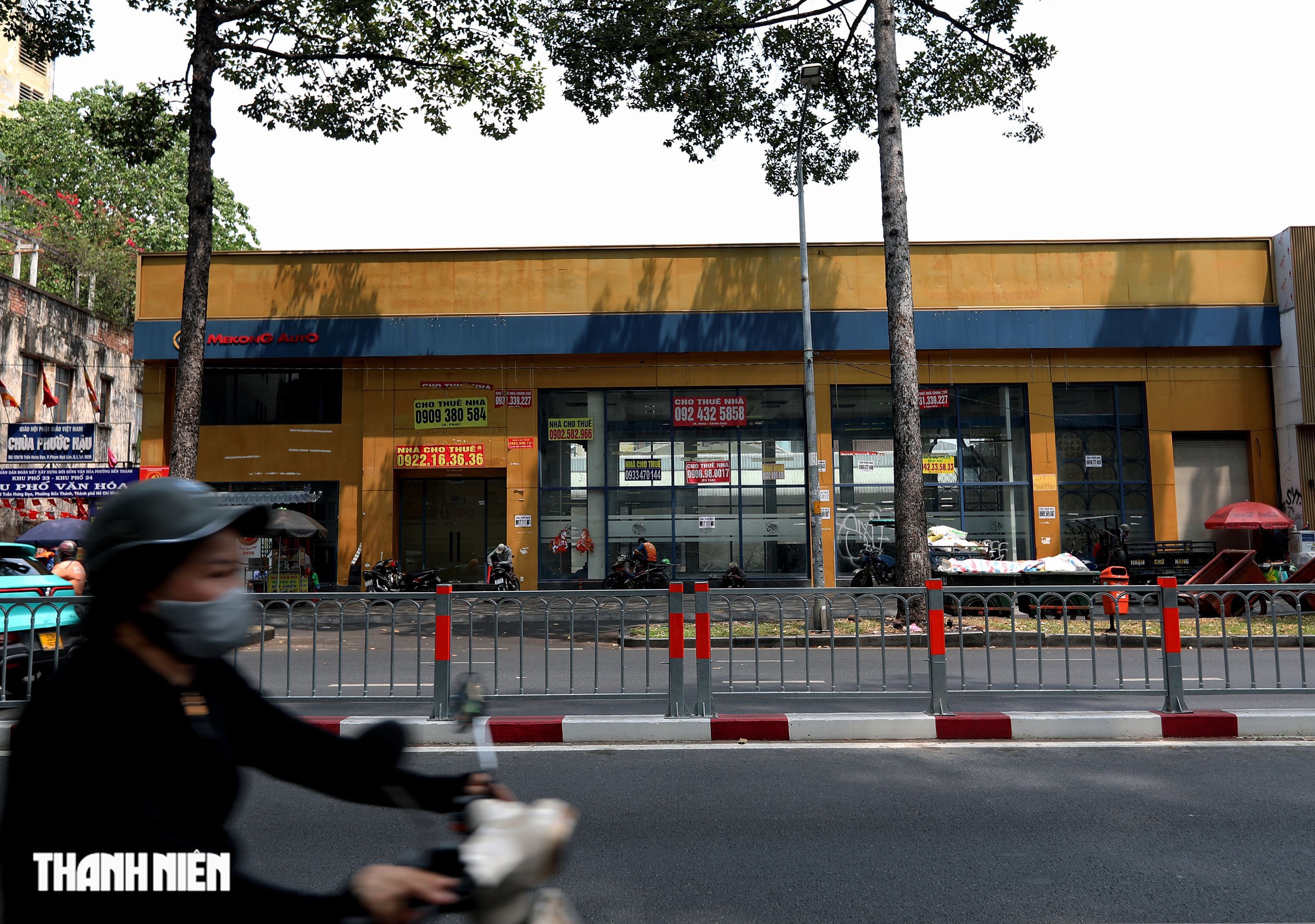 Hàng loạt mặt bằng "đất vàng" trung tâm TP.HCM bỏ trống kéo dài - Ảnh 1. Hàng loạt mặt bằng "đất vàng" trung tâm TP.HCM bỏ trống kéo dài - Ảnh 1.