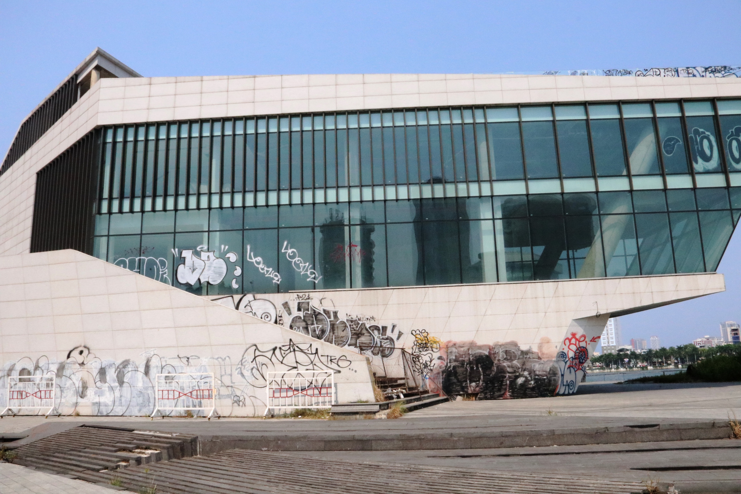 Bến du thuyền trăm tỉ của Vũ nh&ocirc;m 'ngủ qu&ecirc;n' b&ecirc;n s&ocirc;ng H&agrave;n- Ảnh 14.