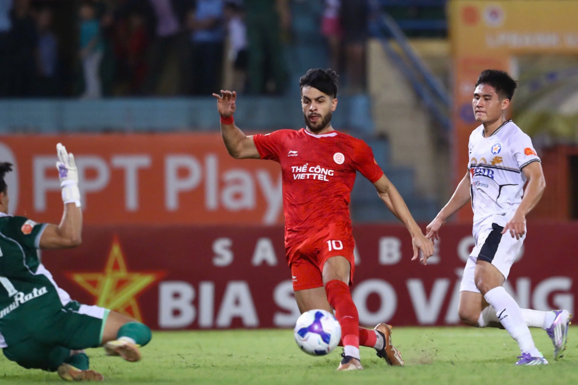 Lịch thi đấu V-League mới nhất: Thể C&ocirc;ng Viettel kh&ocirc;ng từ bỏ- Ảnh 2.