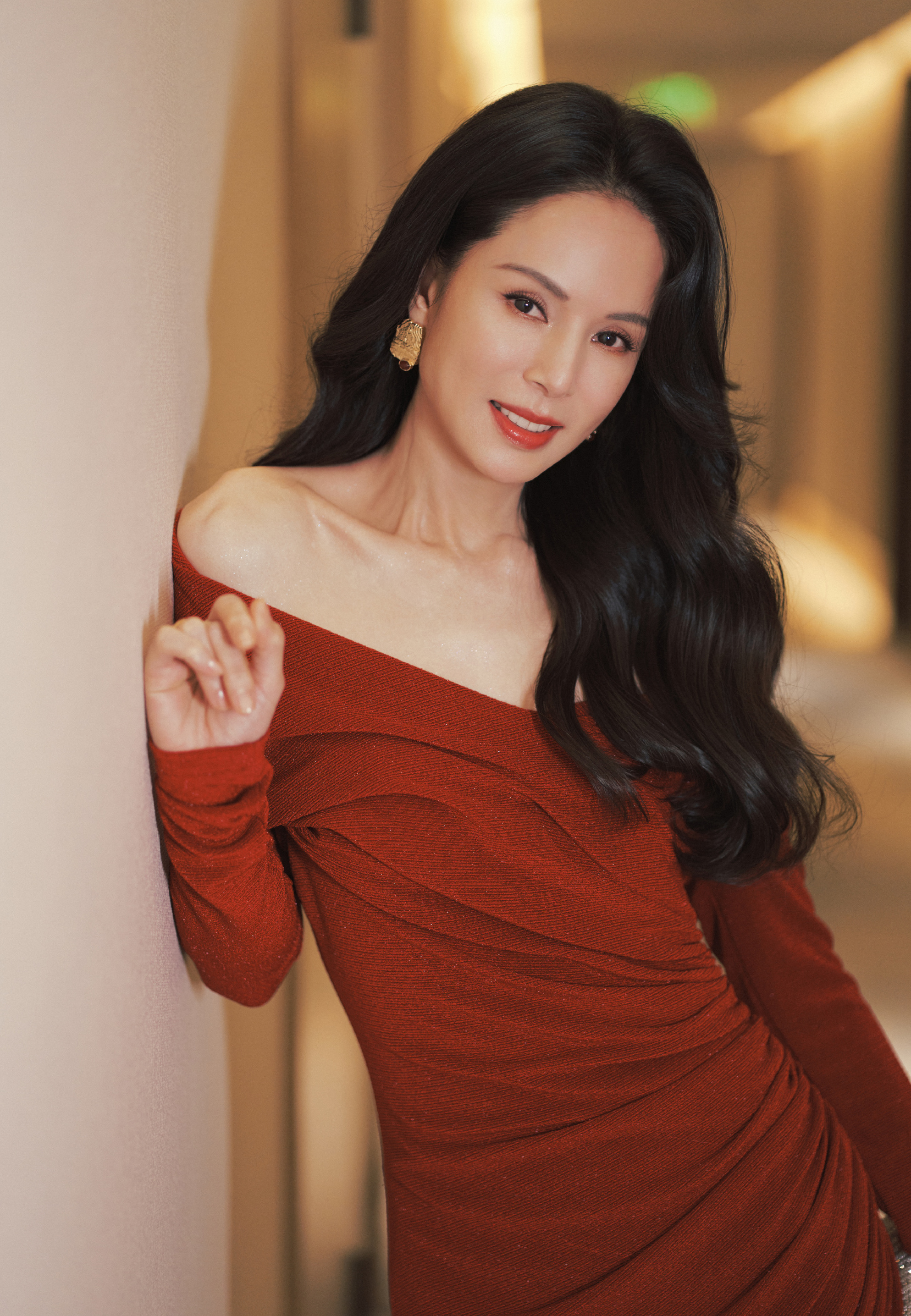 Cuộc sống của 'Tiểu Long Nữ' L&yacute; Nhược Đồng ở tuổi 60 - Ảnh 6.
